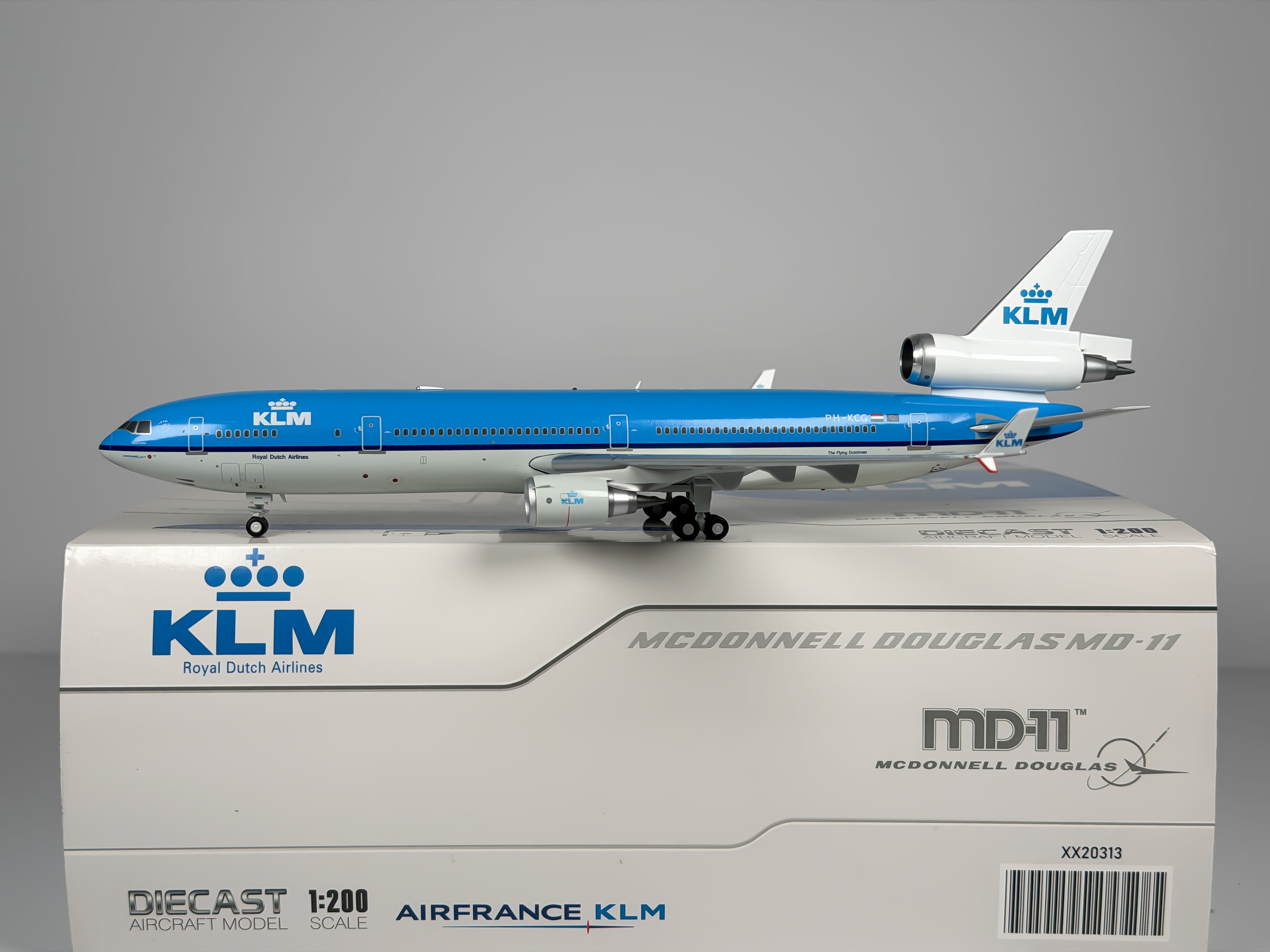 KLM Royal Dutch Airlines McDonnell Douglas MD-11 1:200 JC Wings PH-KCG (XX20313)