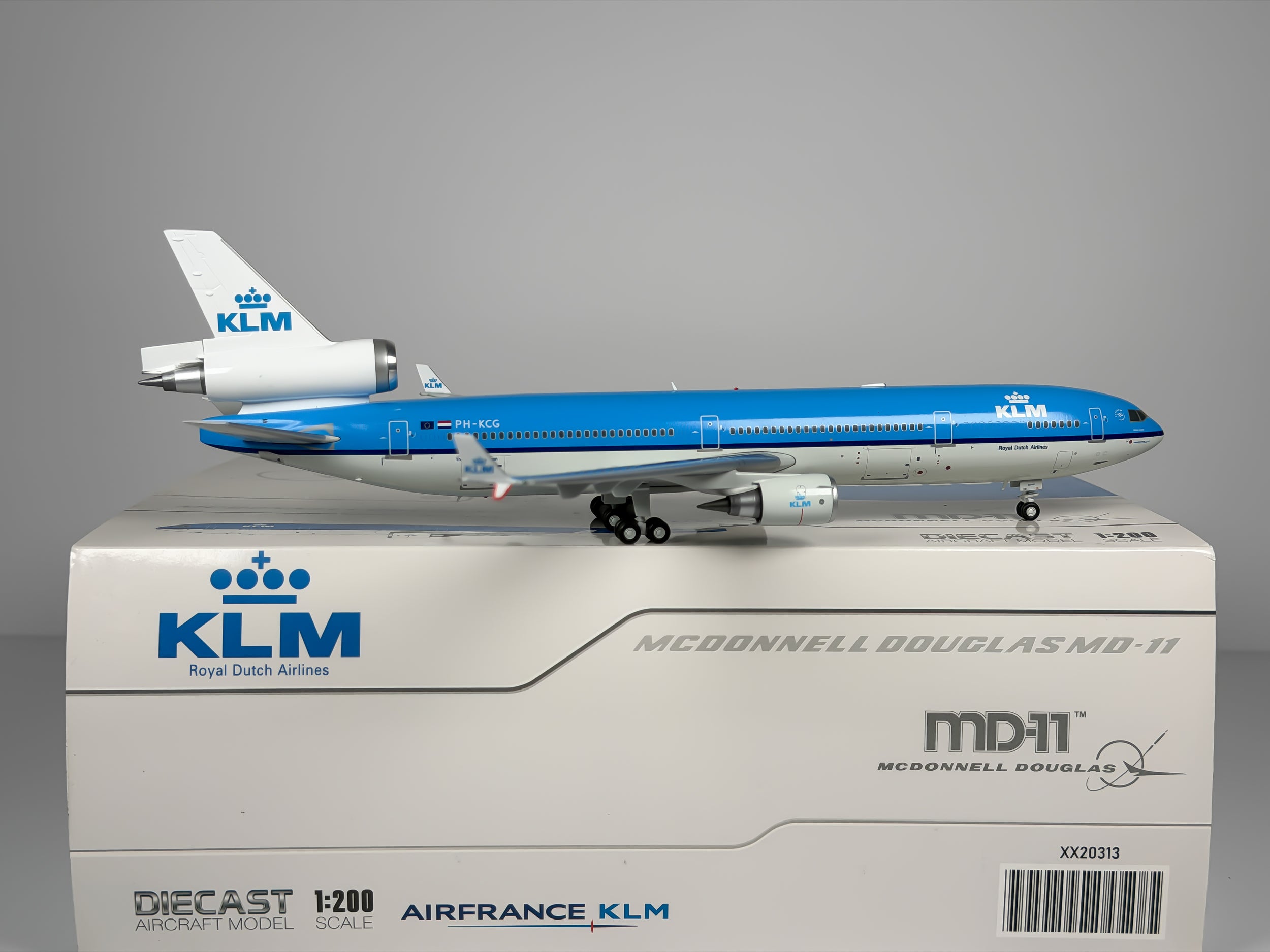 KLM Royal Dutch Airlines McDonnell Douglas MD-11 1:200 JC Wings PH-KCG (XX20313)