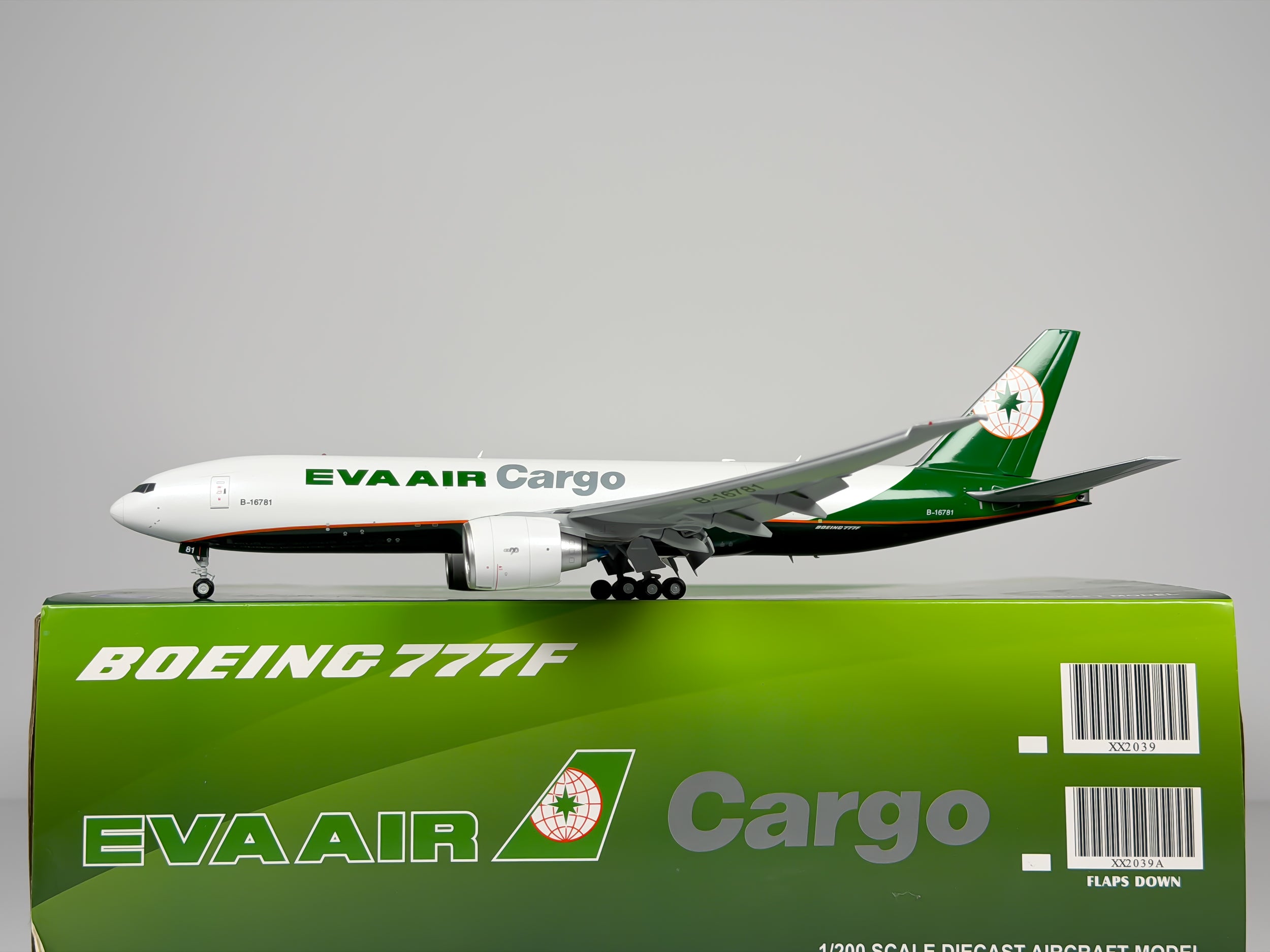 Eva Air Cargo Boeing 777F 1:200 JC Wings B-16781 (XX2039A)