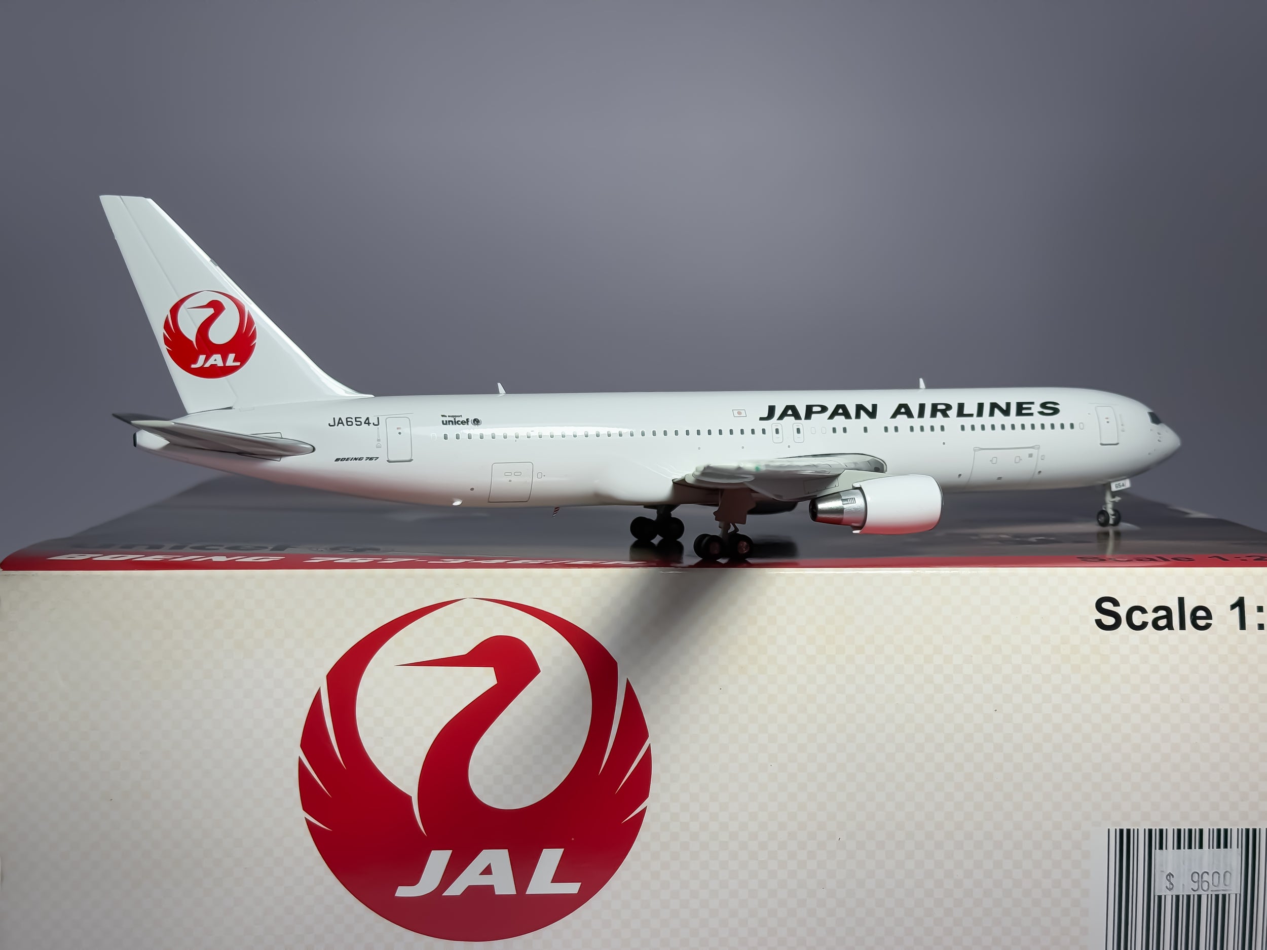 Japan Airlines (JAL) Boeing 767-300ER 1:200 JC Wings JA654J (XX2112)