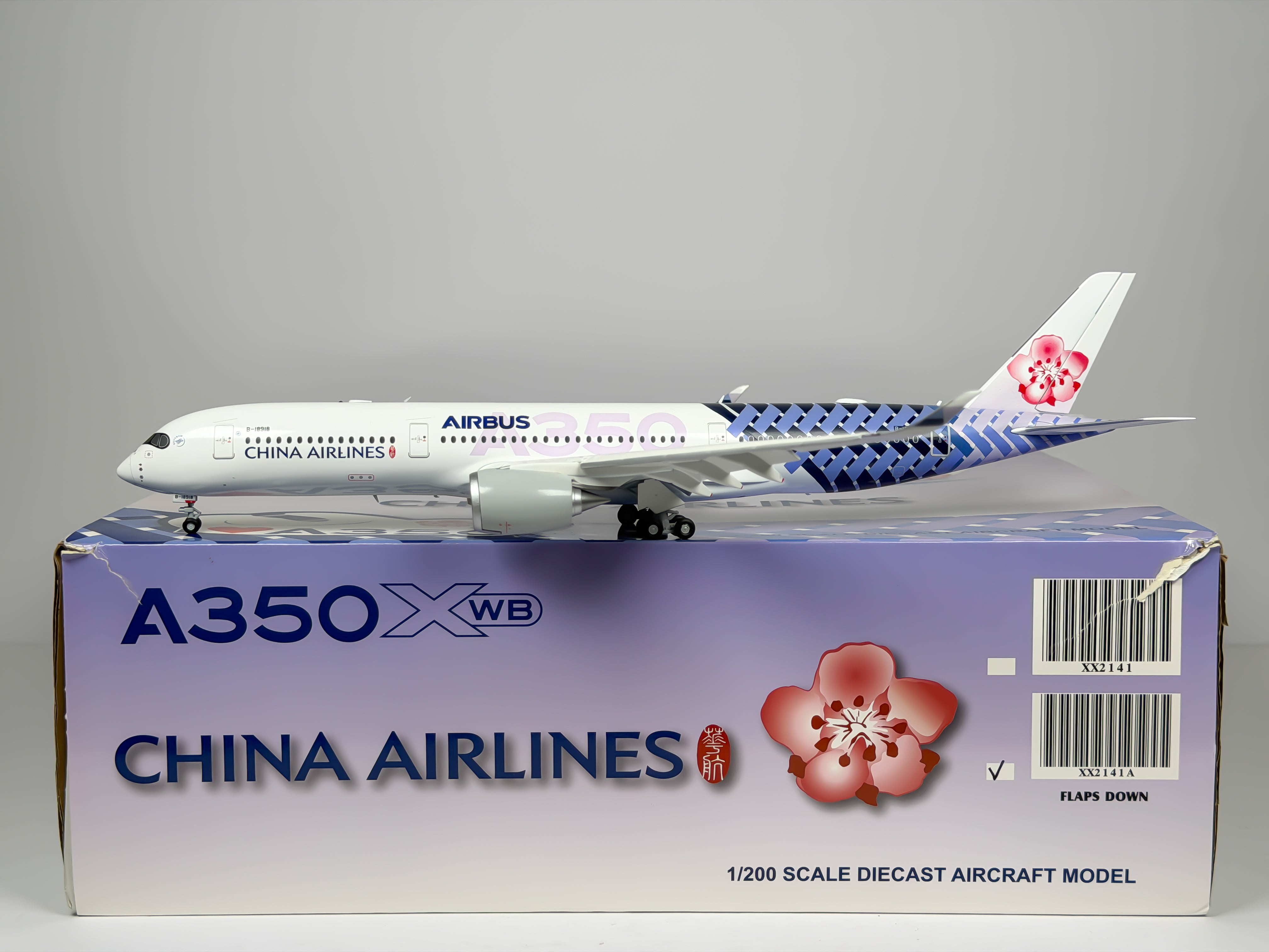 China Airlines Airbus A350-900 1:200 JC Wings B-18918 (XX2141A) (Flaps Down Version)