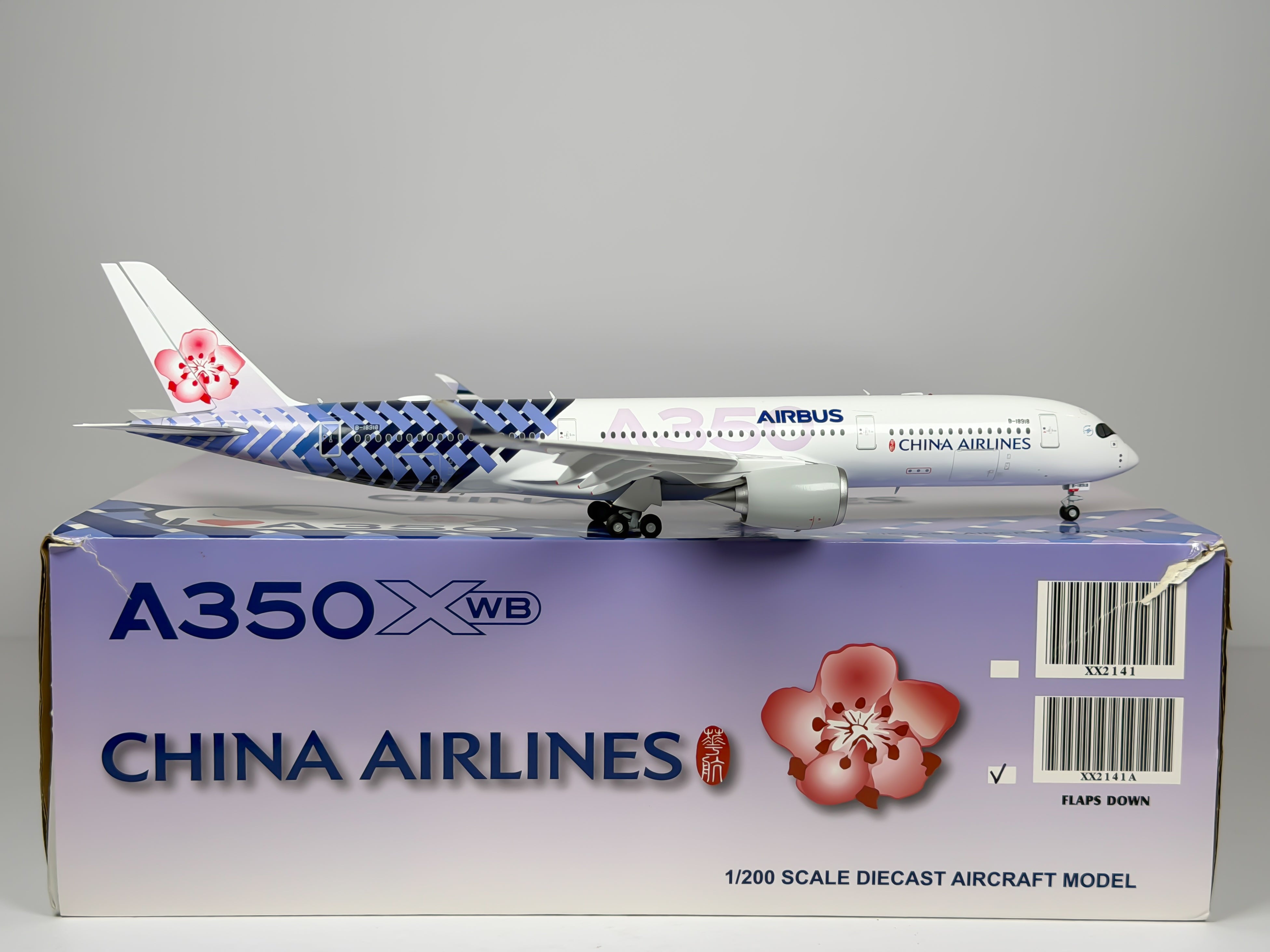 China Airlines Airbus A350-900 1:200 JC Wings B-18918 (XX2141A) (Flaps Down Version)