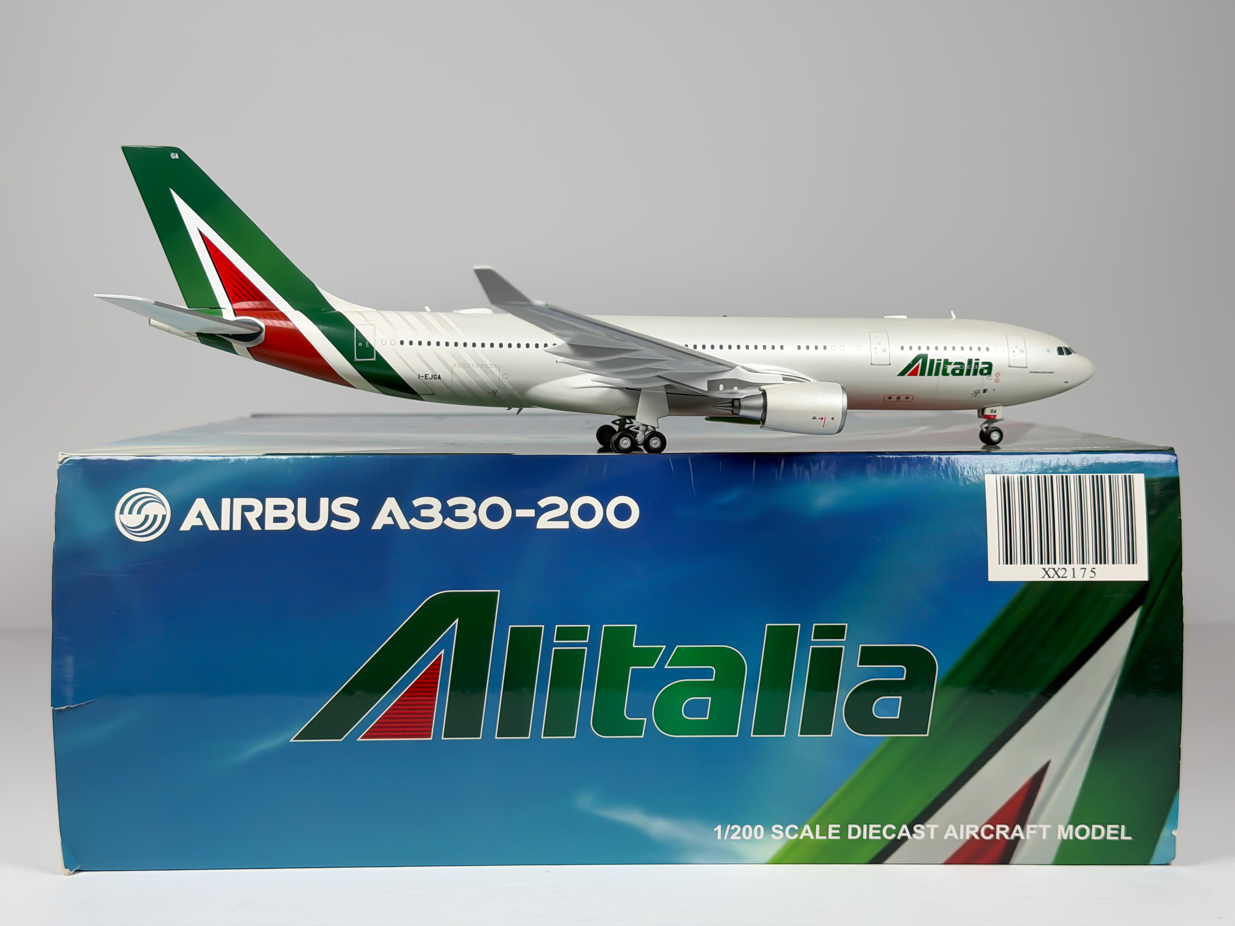 Alitalia Airbus A330-200 1:200 JC Wings I-EJGA (XX2175)