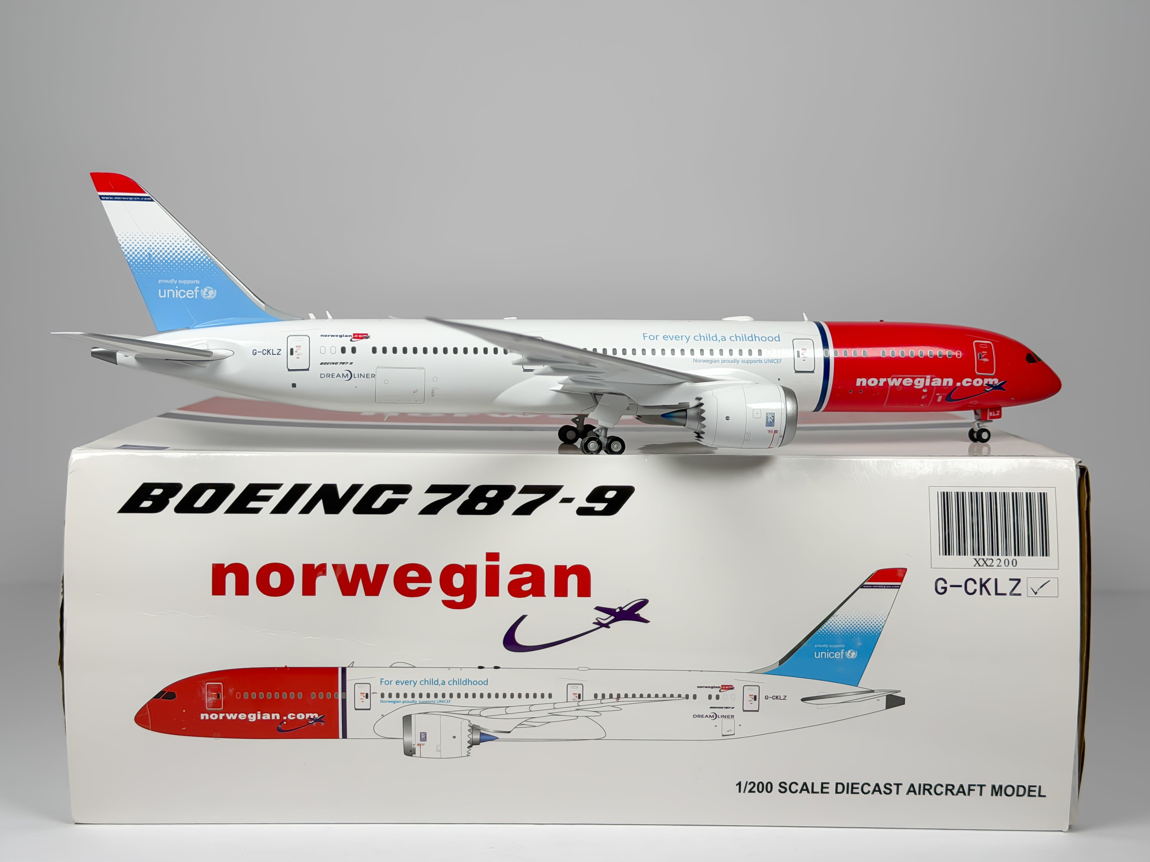 Norwegian Boeing 787-9 1:200 JC Wings G-CKLZ (XX2200)