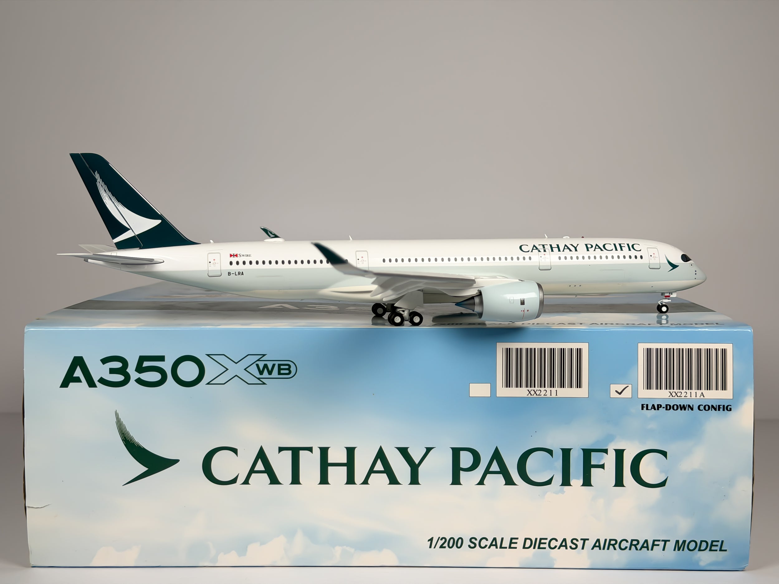 Cathay Pacific Airbus A350-900 1:200 JC Wings B-LRA (XX2211A)