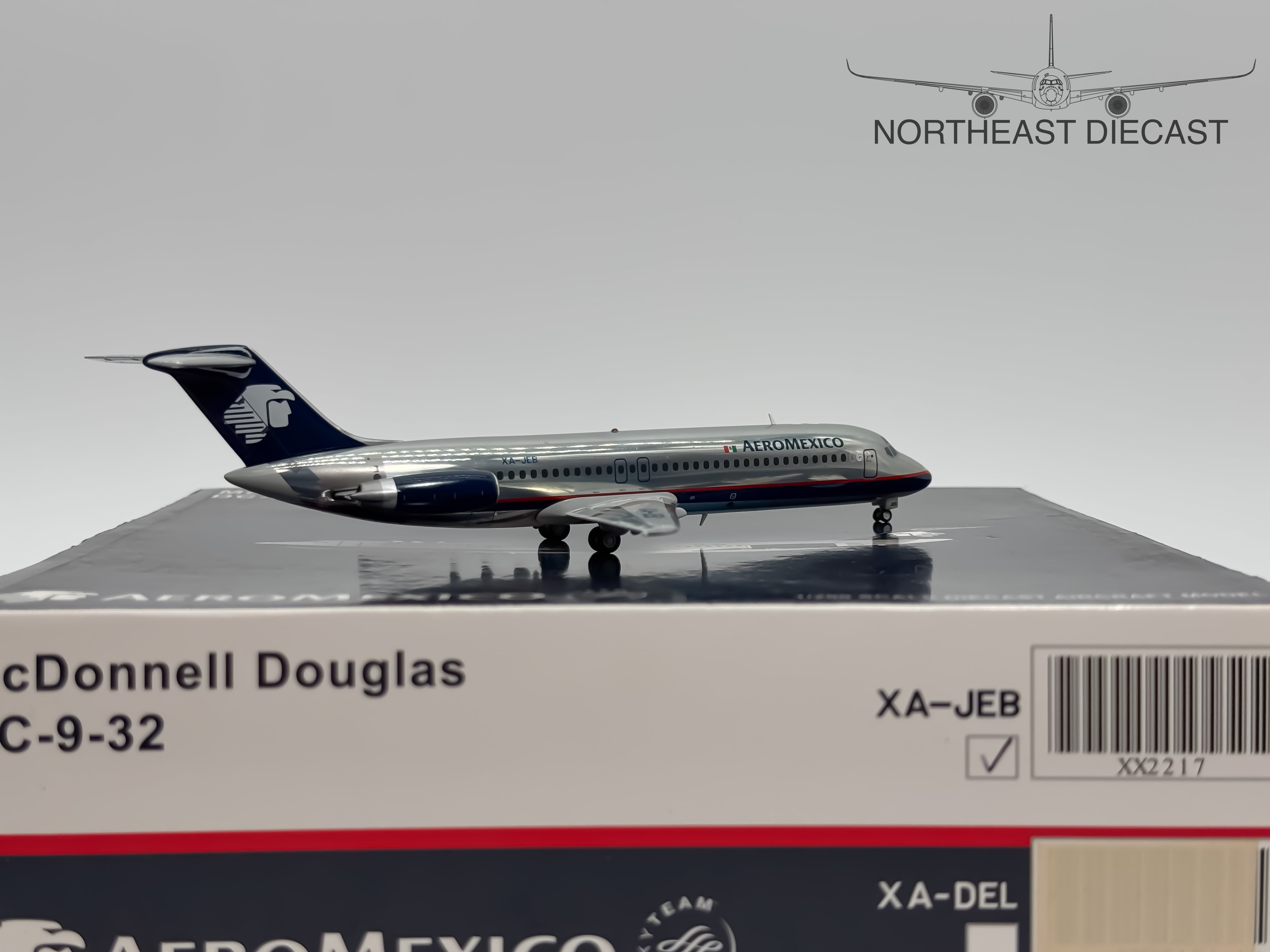Aeromexico Douglas DC-9-30 1:200 JC Wings XA-JEB (XX2217)