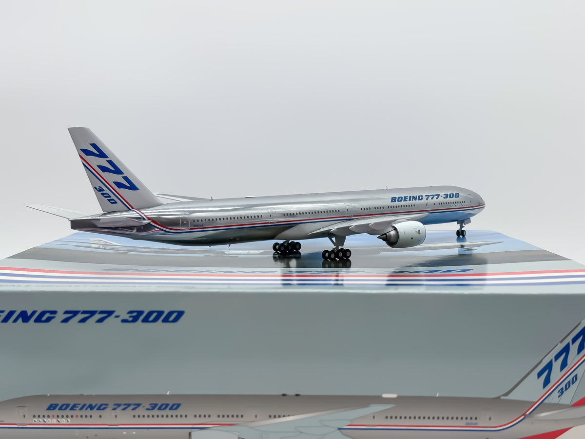 House Colors Boeing 777-300ER 1:200 JC Wings N5014K (XX2237)