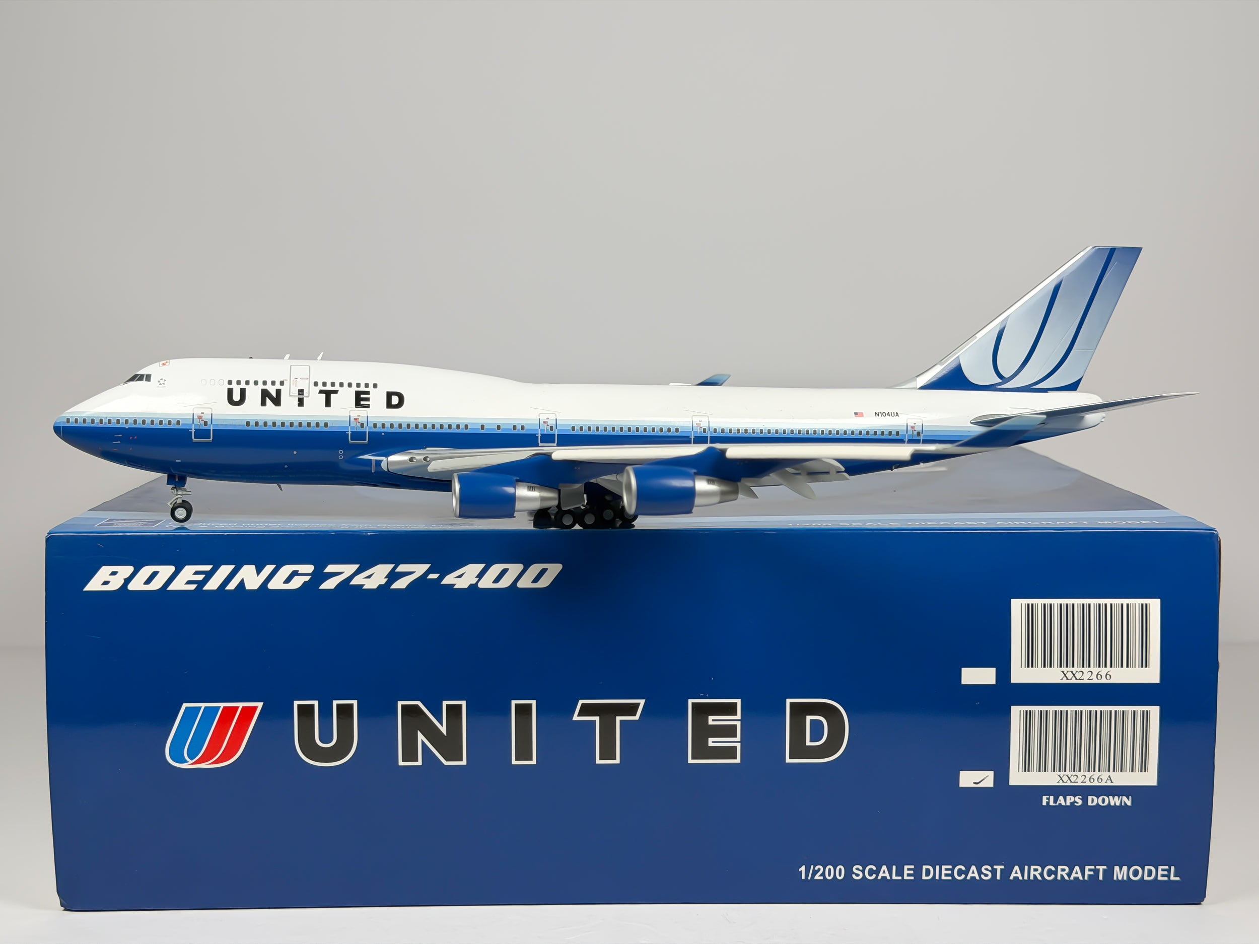 United Airlines Boeing 747-400 1:200 JC Wings N104UA (XX2266A) (Flaps Down Version)