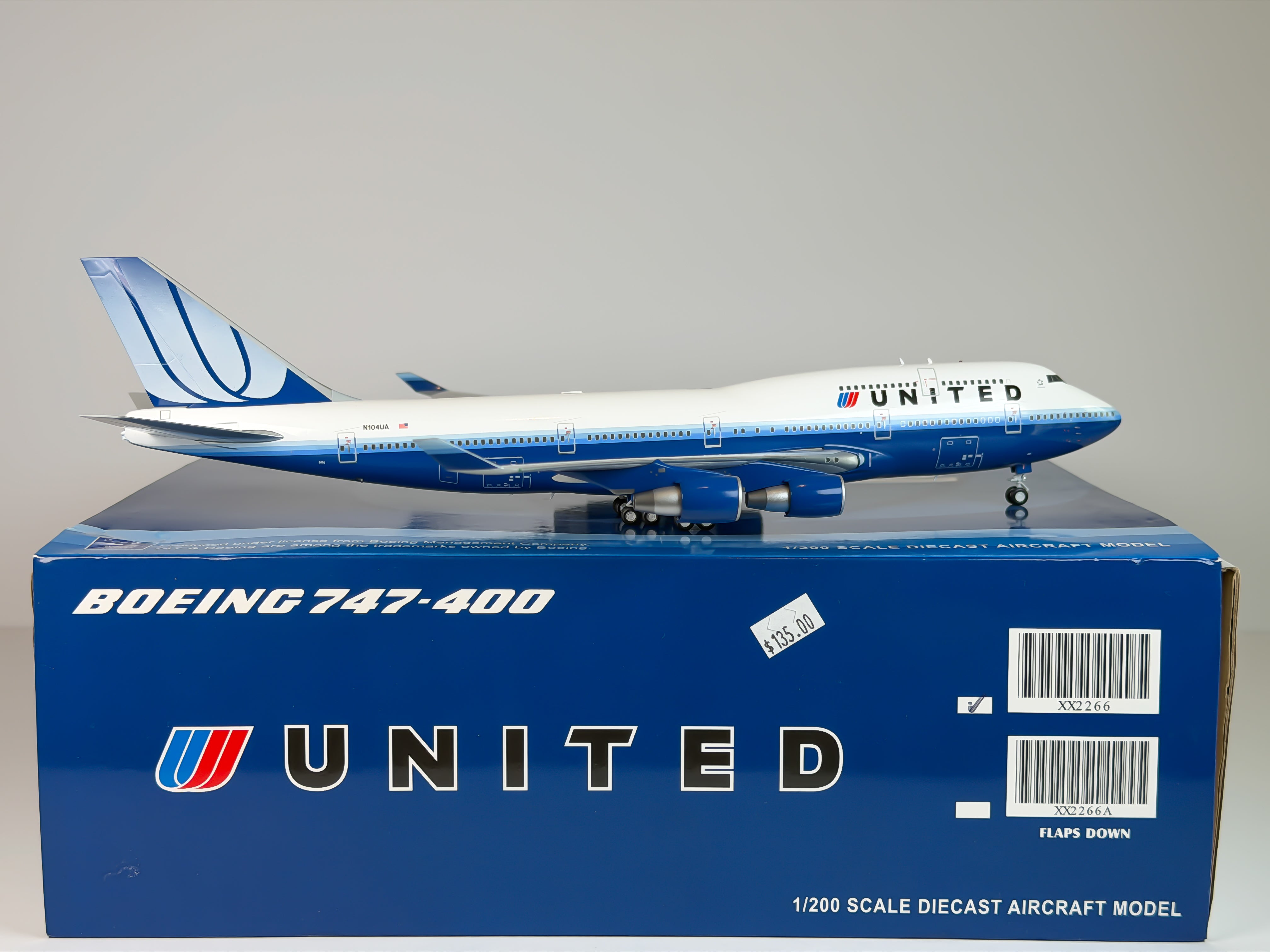 United Airlines Boeing 747-400 1:200 JC Wings N104UA (XX2266)