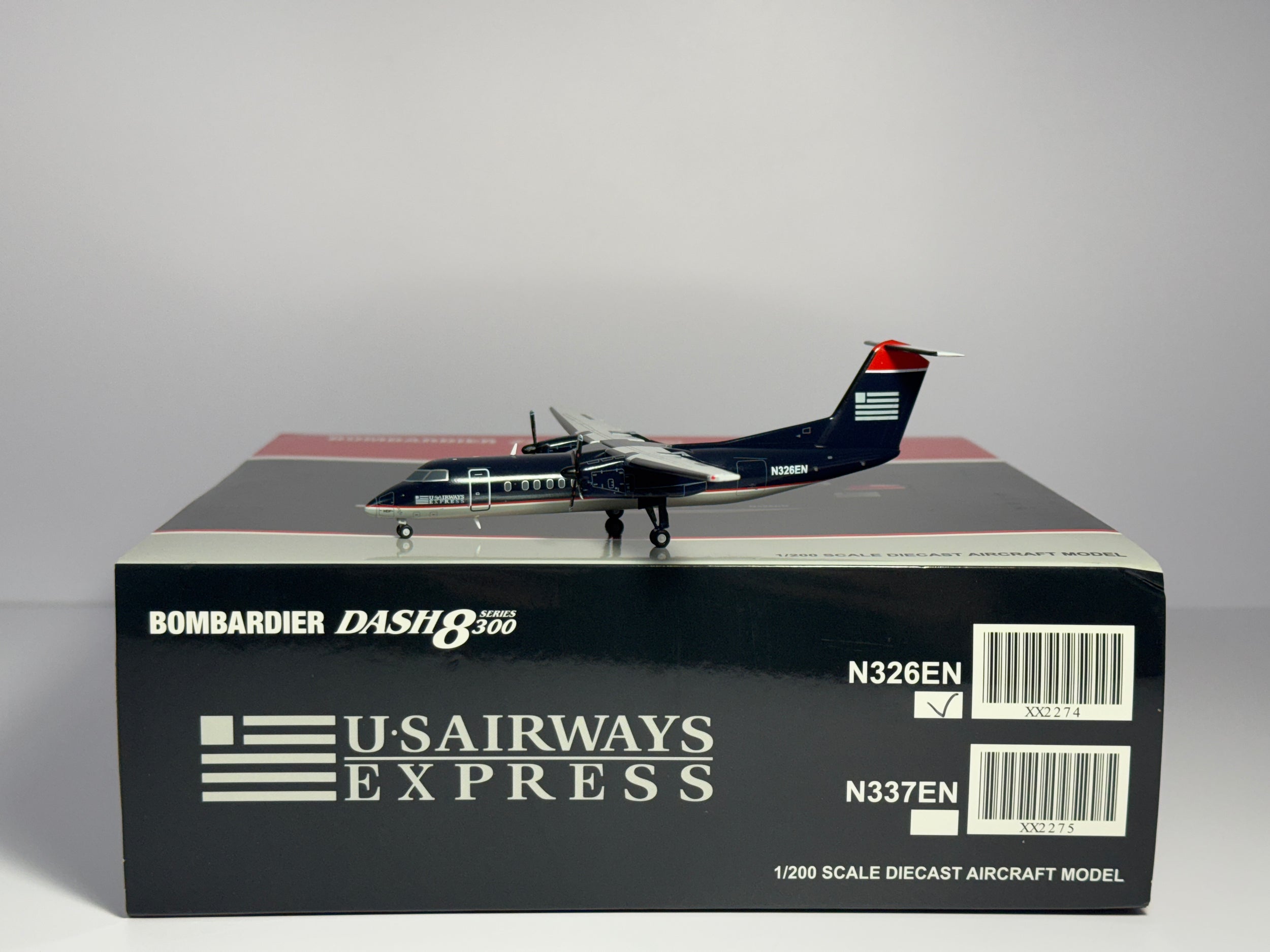 JC Wings 1:200 U.S Airways Express De Havilland Q300 N326EN dark blue XX2274