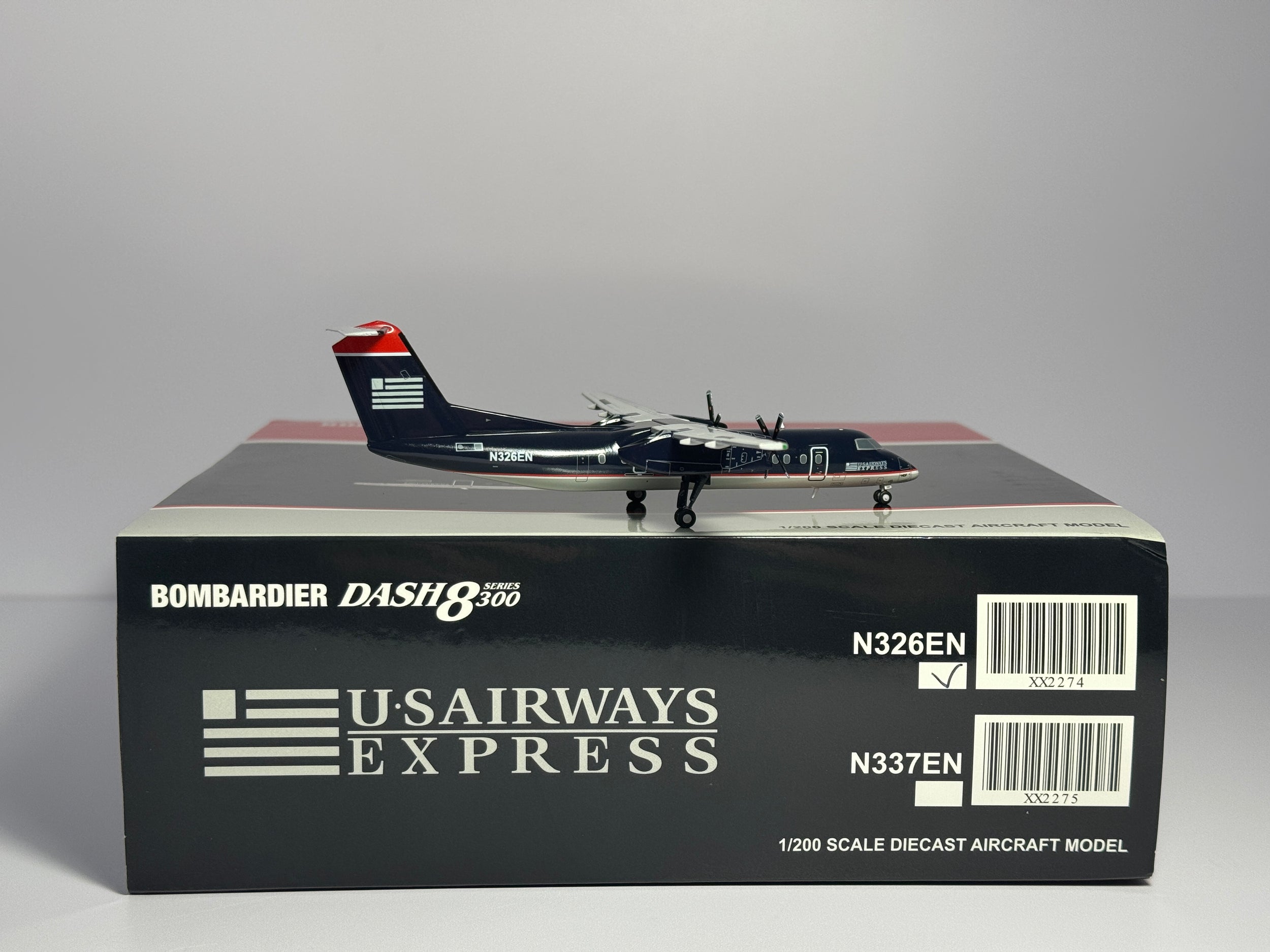 JC Wings 1:200 U.S Airways Express De Havilland Q300 N326EN dark blue XX2274