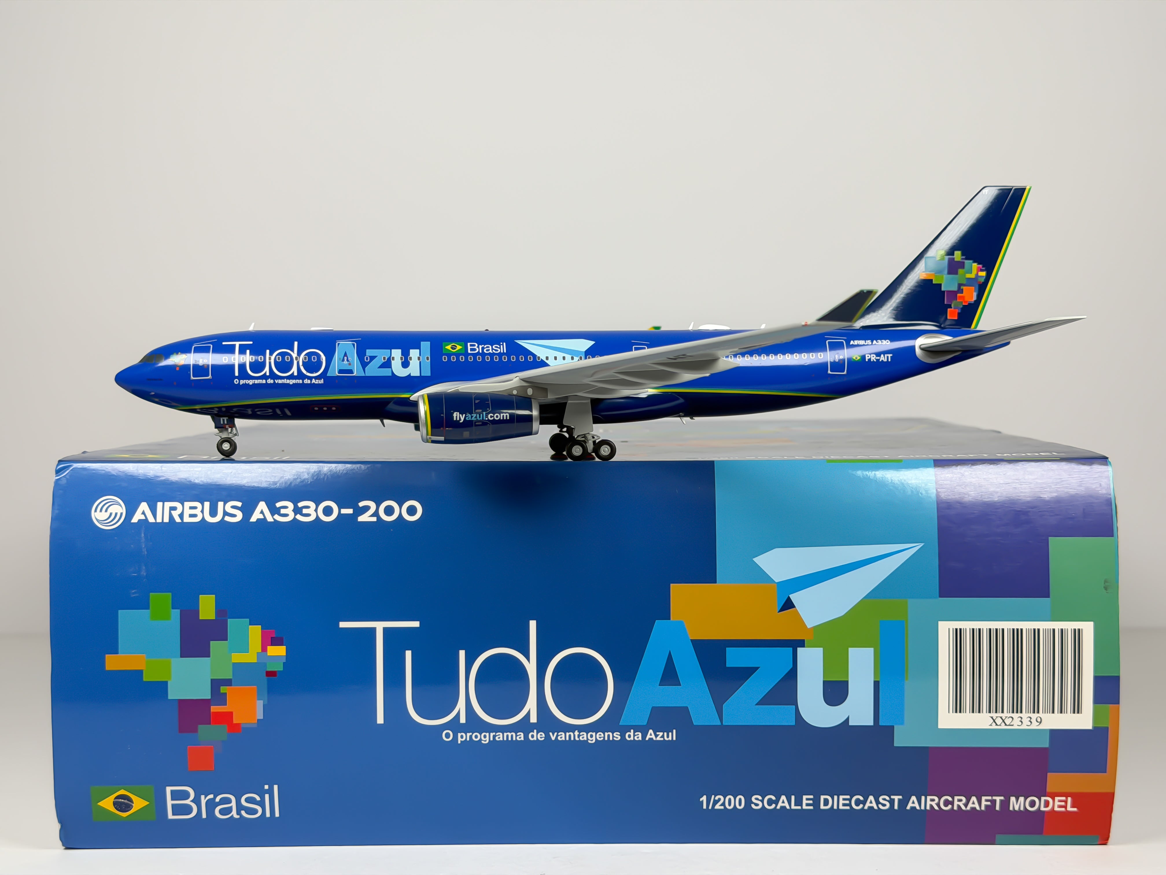 Azul Brazilian Airlines Airbus A330-200 1:200 JC Wings PR-AIT (XX2339)