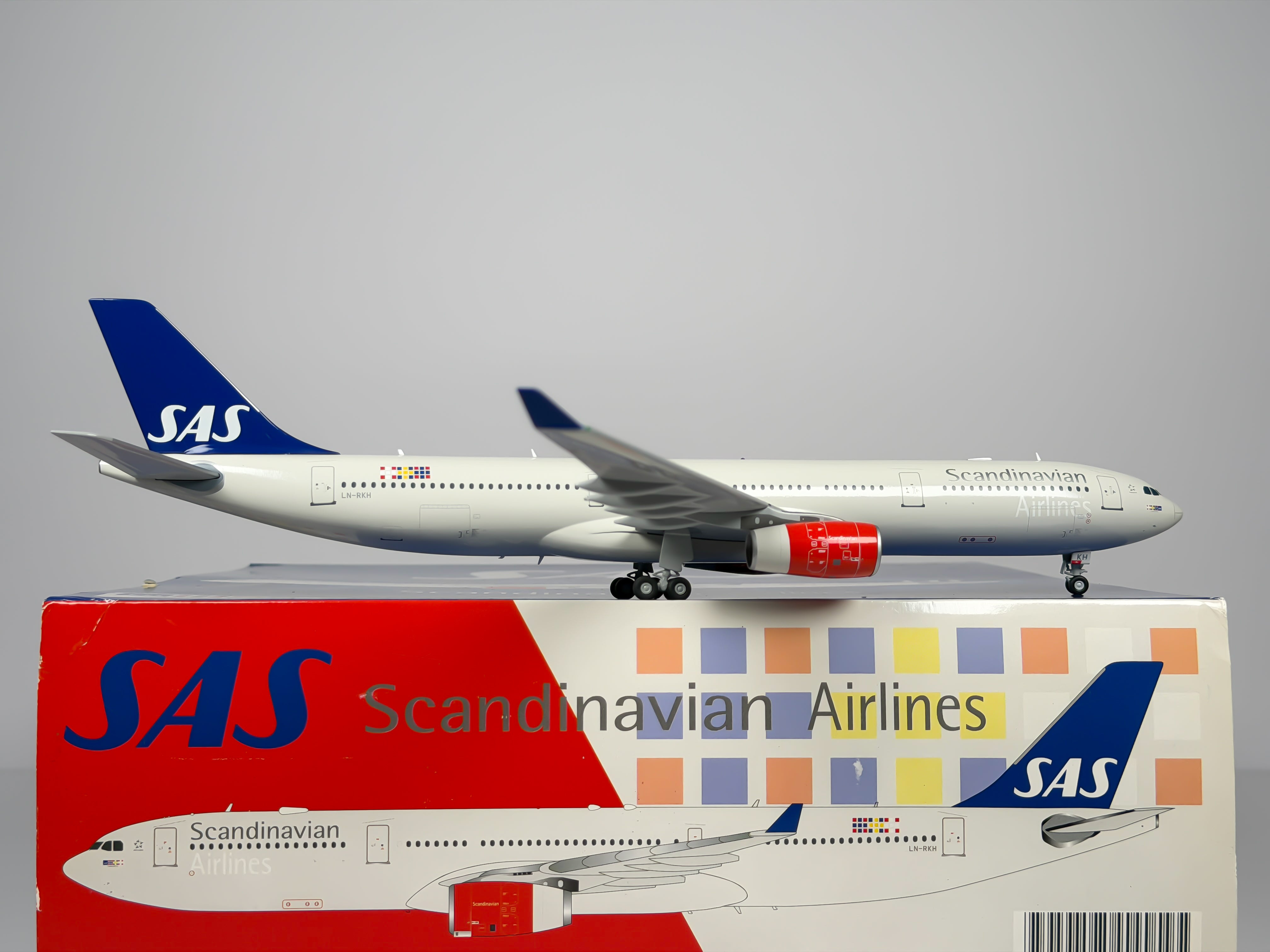 Scandinavian Airlines (SAS) Airbus A330-300 1:200 JC Wings LN-RKH (XX2355)