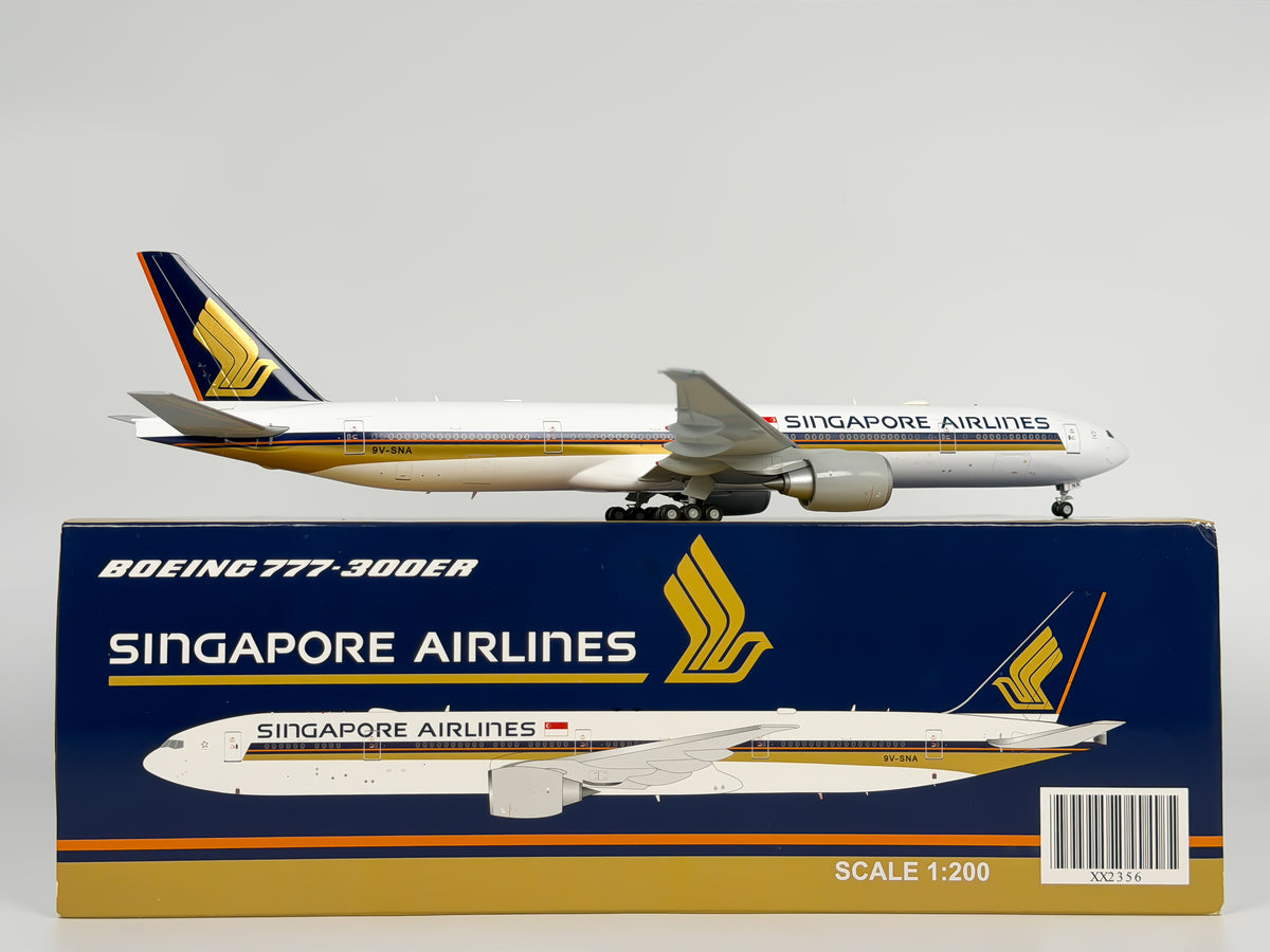 Singapore Airlines Boeing 777-300ER 1:200 JC Wings 9V-SNA (XX2356)