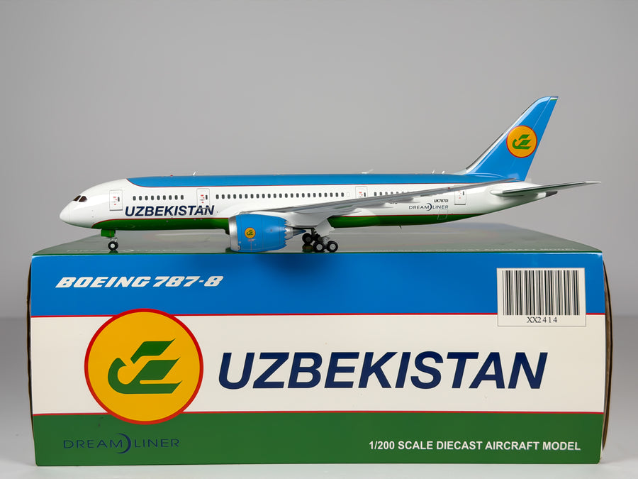 Uzbekistan Airways Boeing 787-8 1:200 JC Wings UK78701 (XX2414)