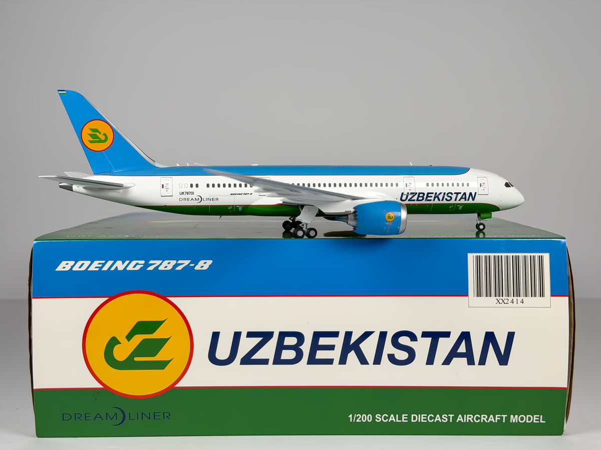 Uzbekistan Airways Boeing 787-8 1:200 JC Wings UK78701 (XX2414)