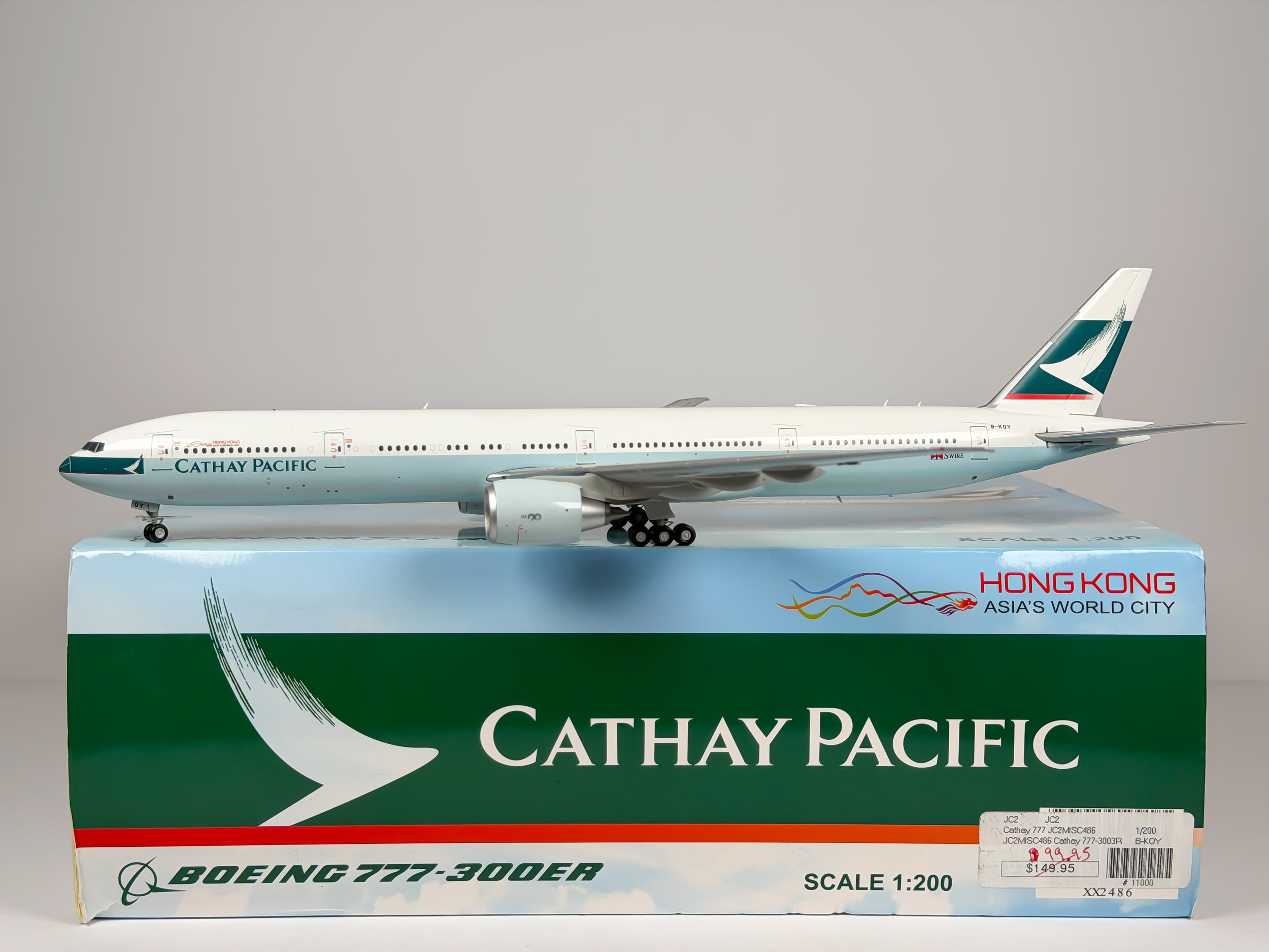 Cathay Pacific Boeing 777-300ER 1:200 JC Wings B-KQY (XX2486)