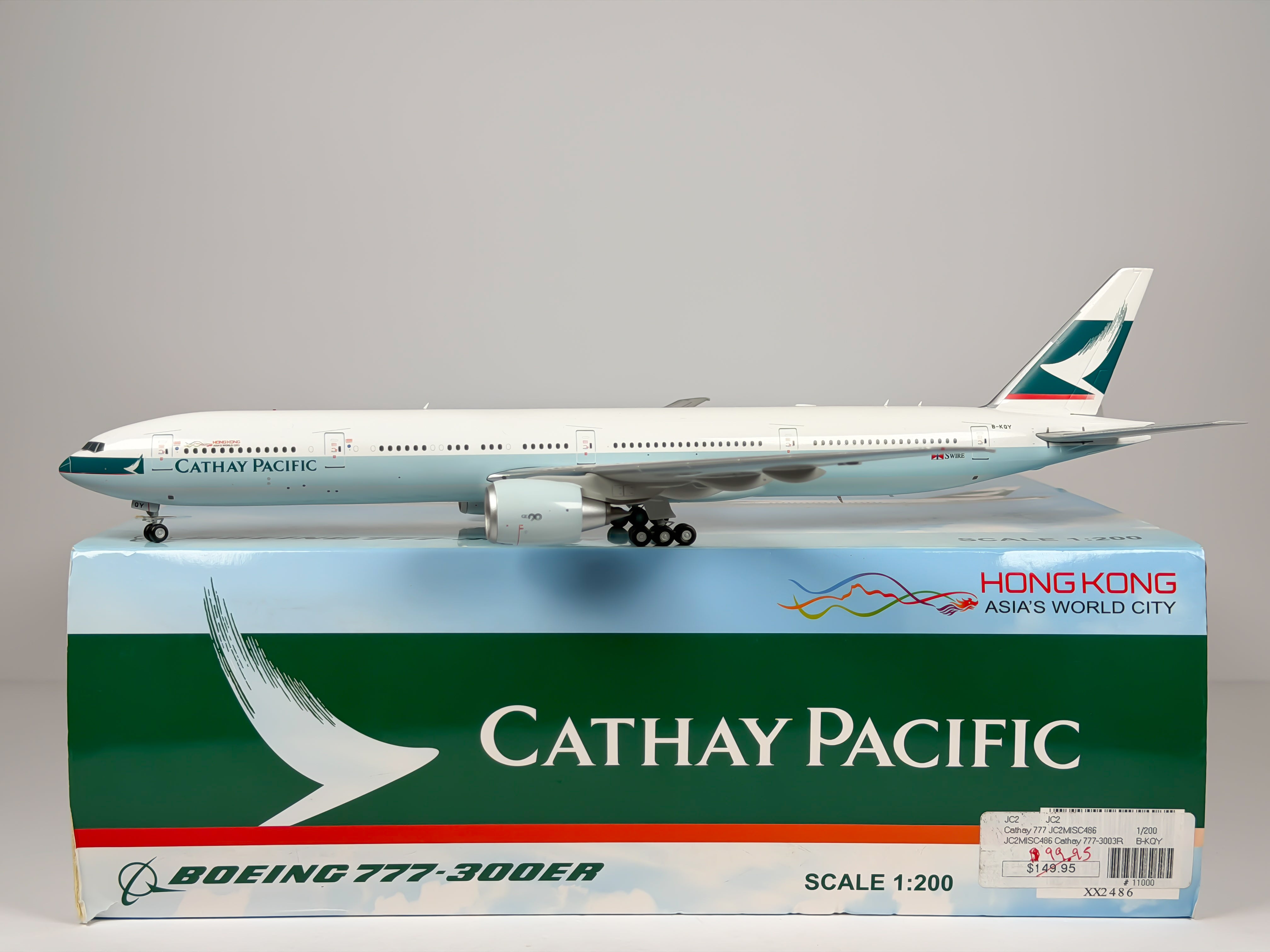 Cathay Pacific Boeing 777-300ER 1:200 JC Wings B-KQY (XX2486)