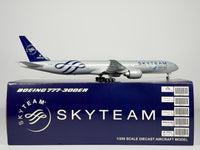 China Southern Airlines Boeing 777-300ER 1:200 JC Wings B-2049 (XX2743)