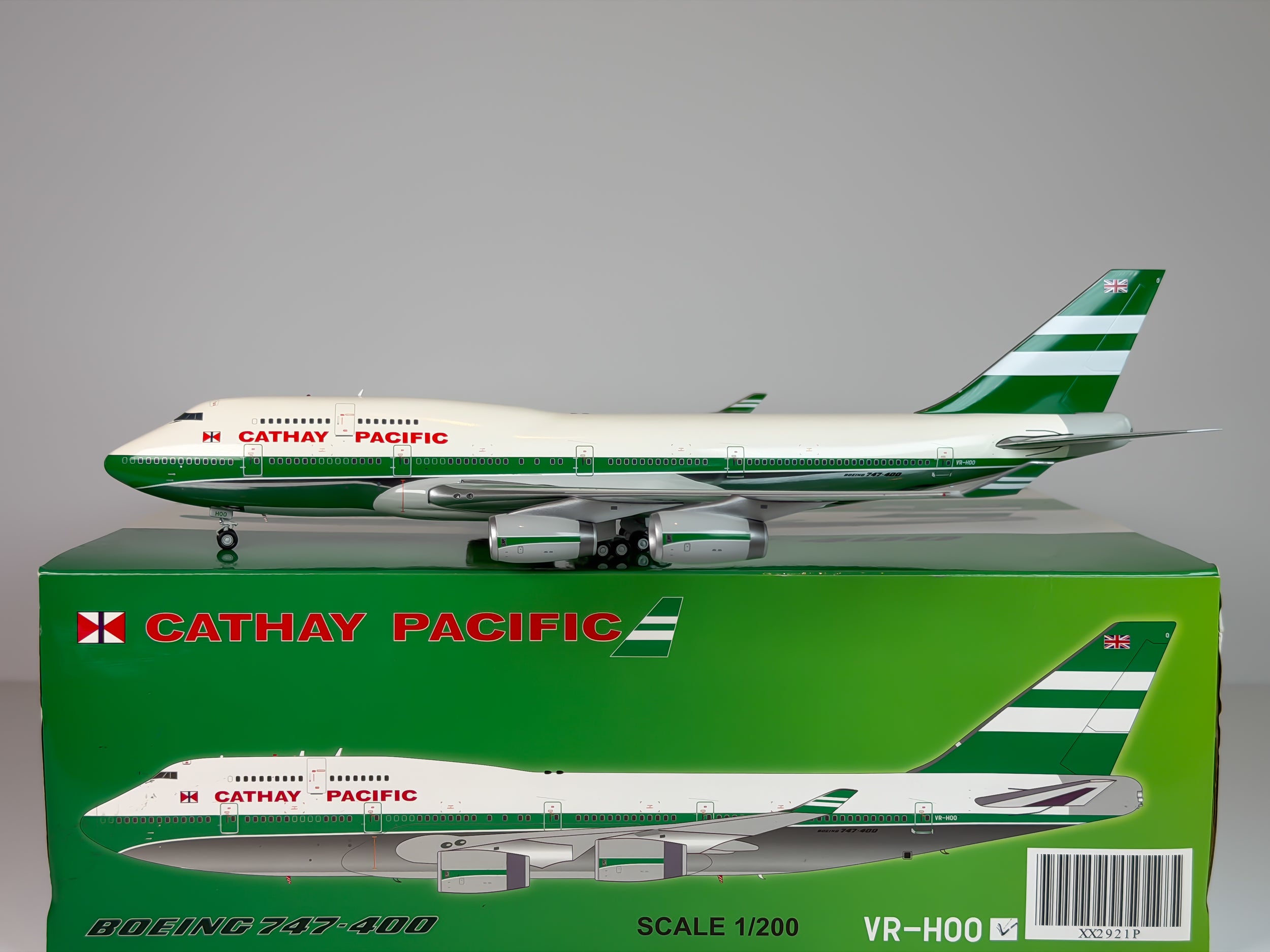 Cathay Pacific Boeing 747-400 1:200 JC Wings VR-HOO (XX2921P)