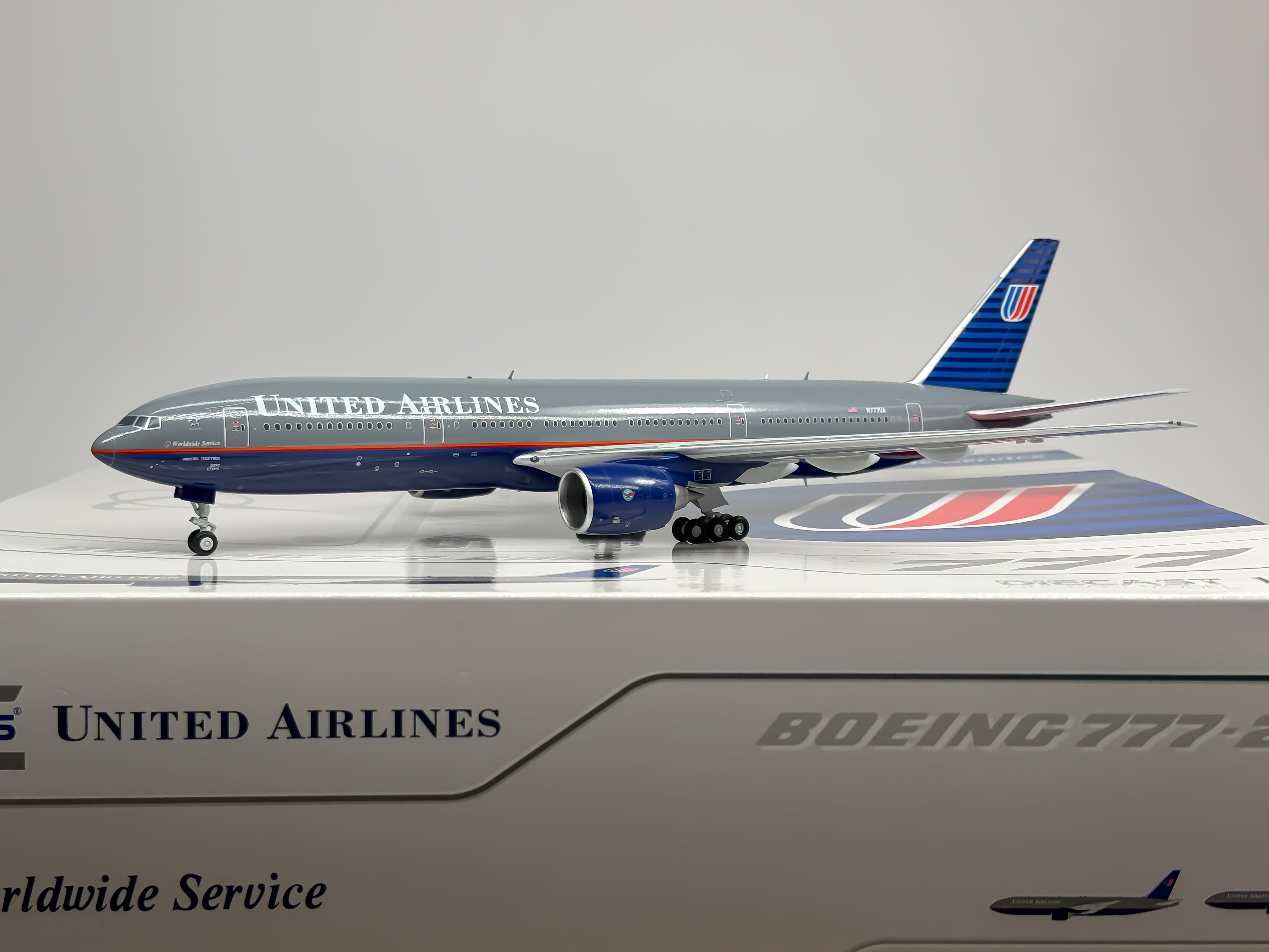 United Airlines Boeing 777-200 1:200 JC Wings N777UA (XX2958)