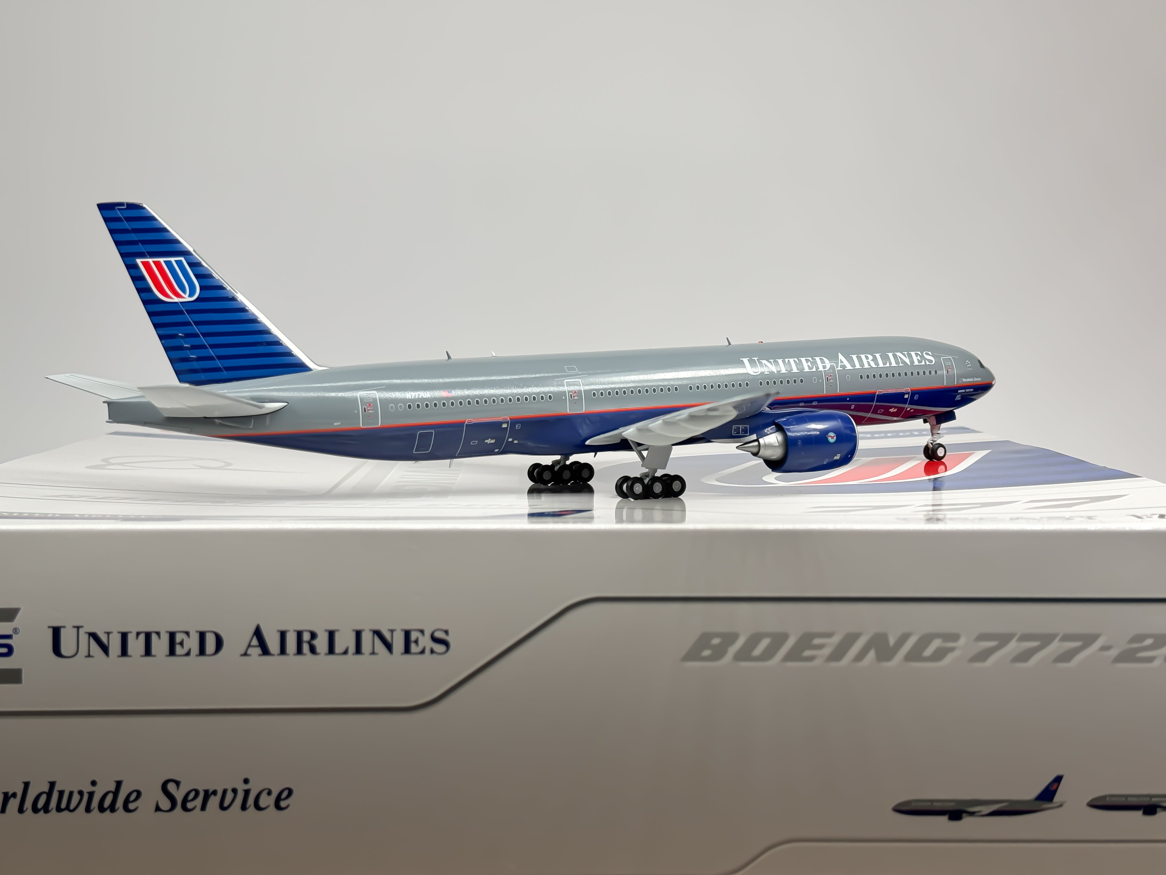 United Airlines Boeing 777-200 1:200 JC Wings N777UA (XX2958)
