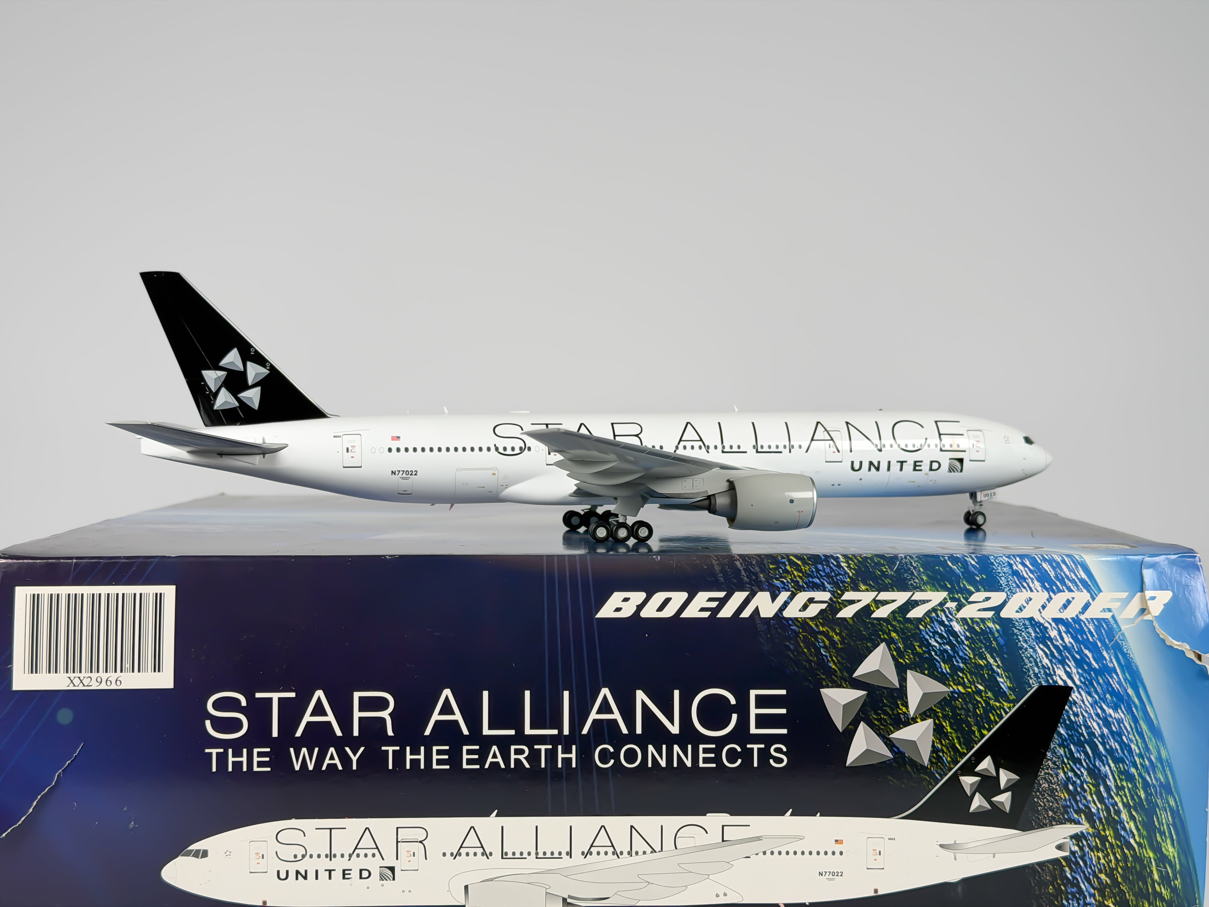 United Airlines Boeing 777-200 1:200 JC Wings N77022 (XX2966)