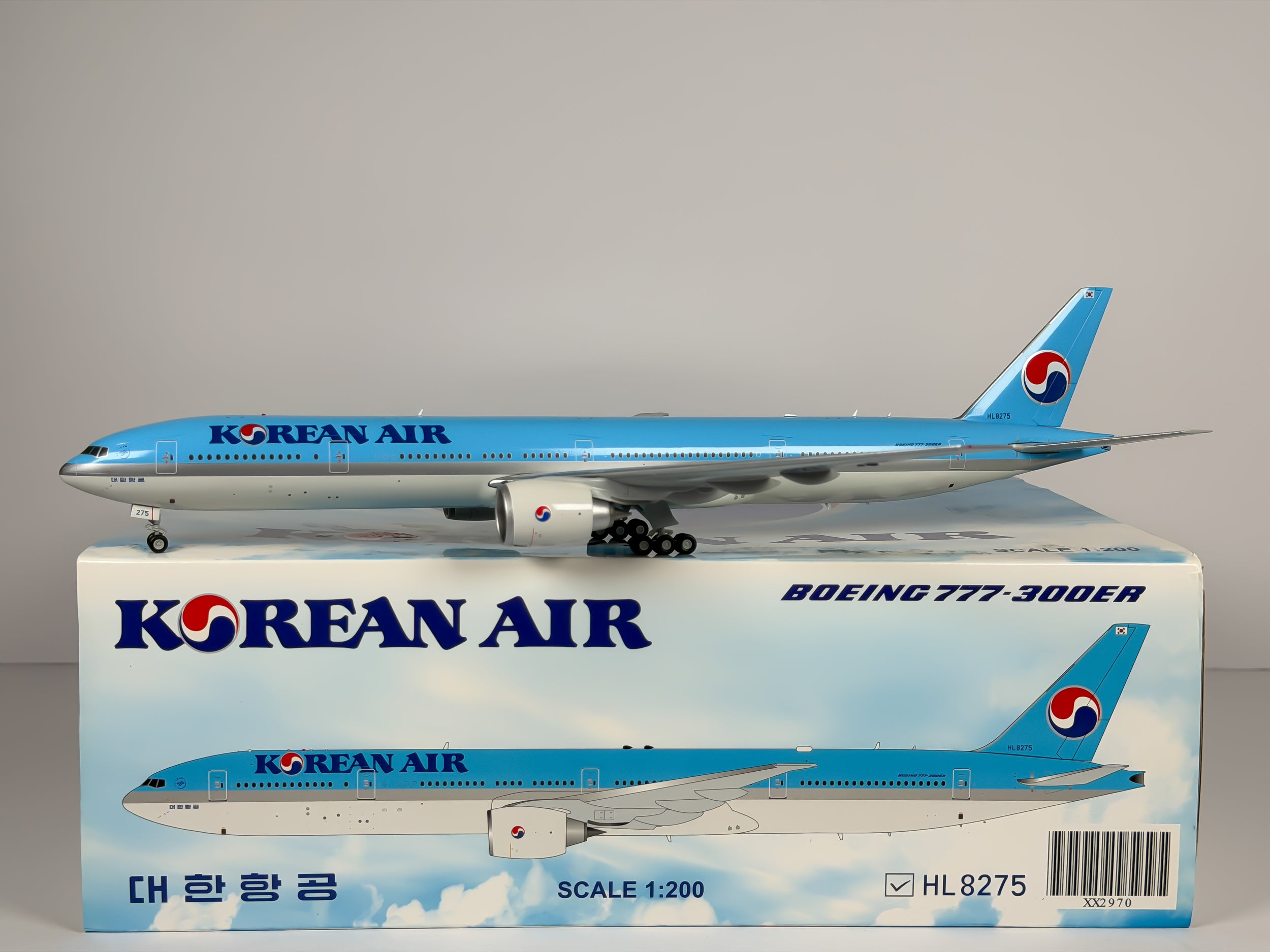 Korean Air Boeing 777-300ER 1:200 JC Wings HL8275 (XX2970)