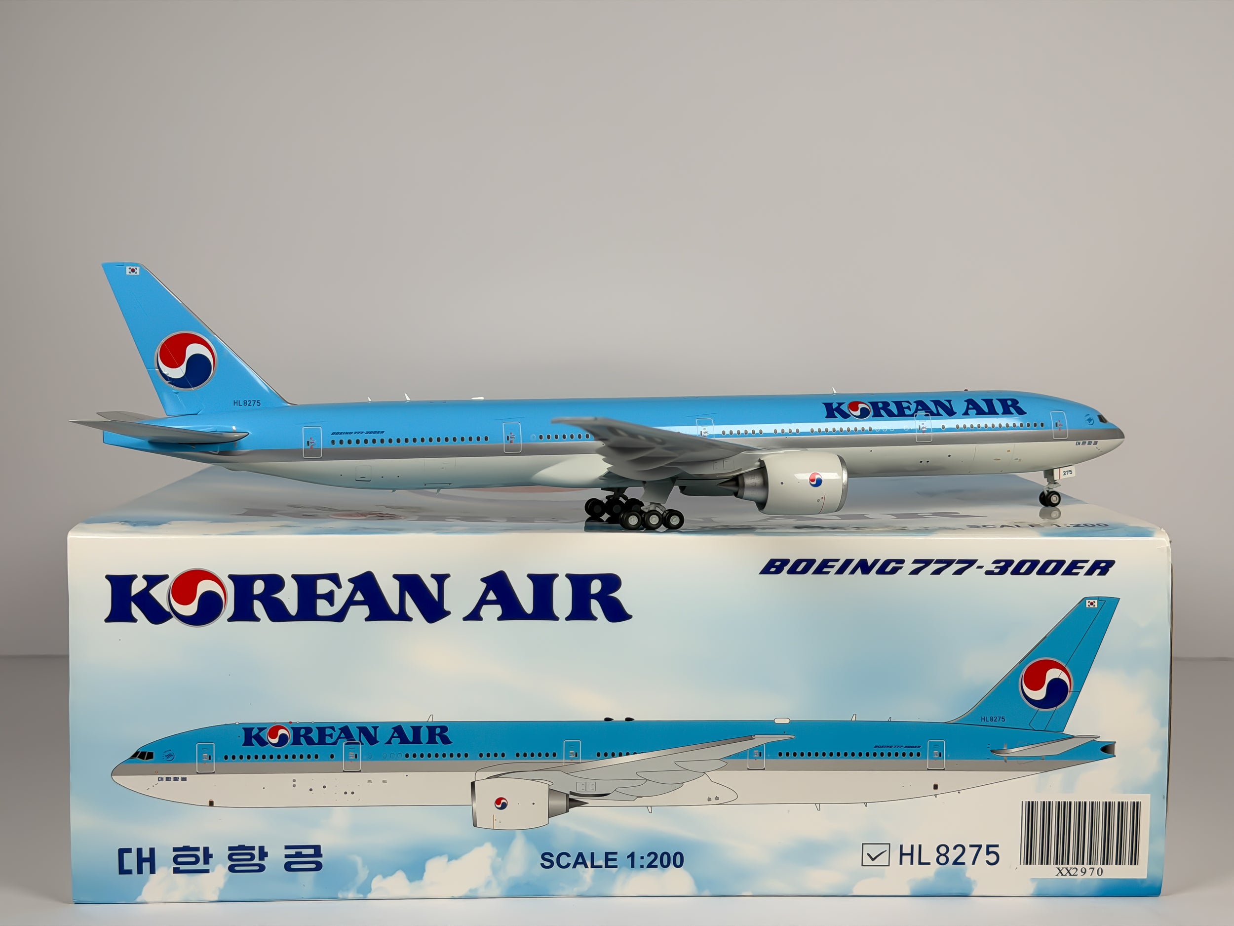 Korean Air Boeing 777-300ER 1:200 JC Wings HL8275 (XX2970)