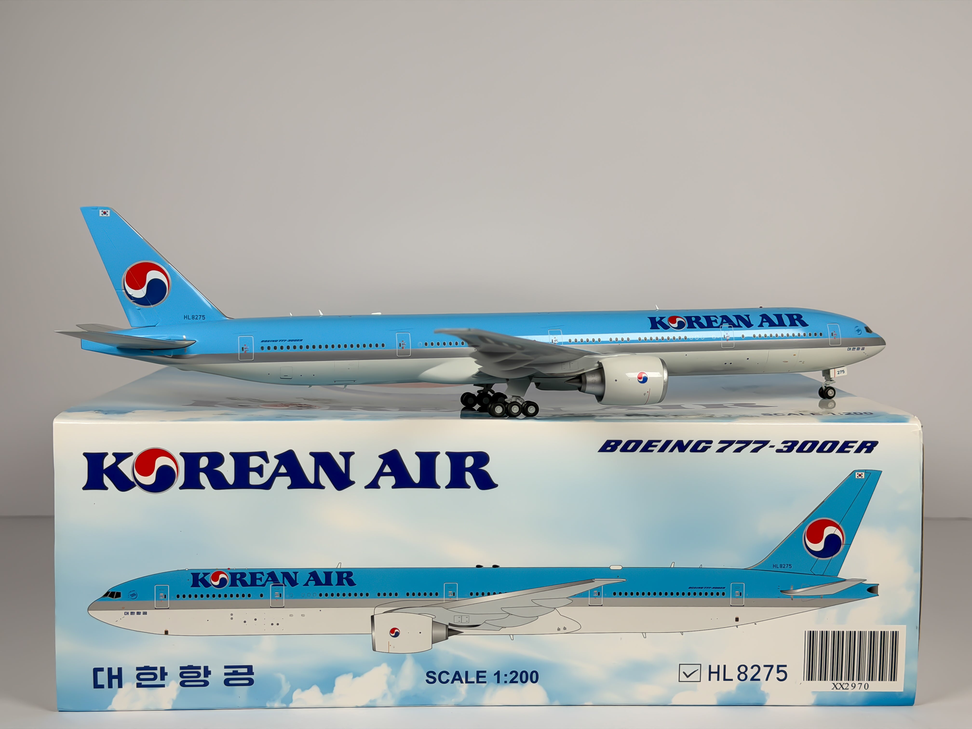 Korean Air Boeing 777-300ER 1:200 JC Wings HL8275 (XX2970)