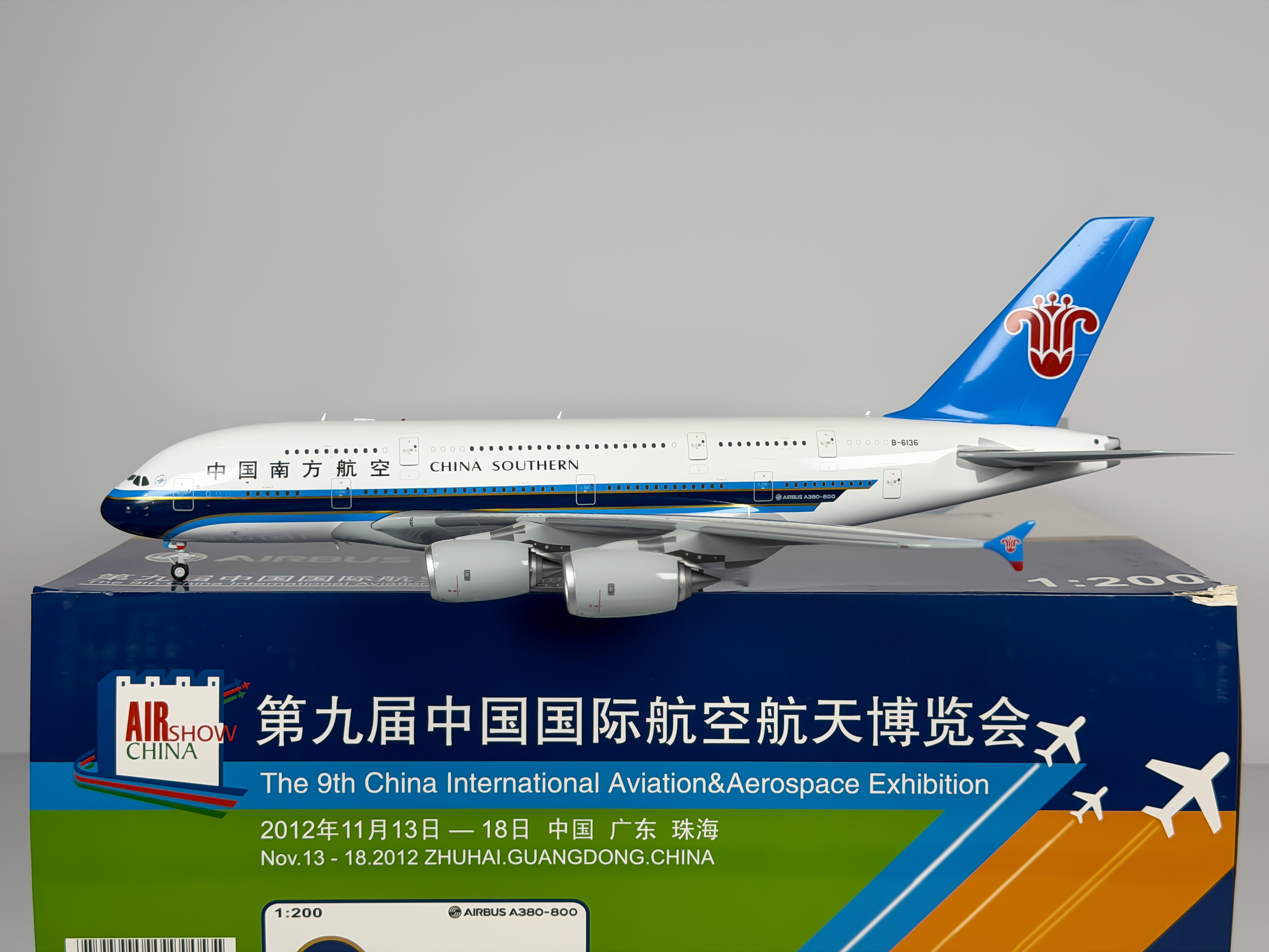 China Southern Airlines Airbus A380-800 1:200 JC Wings B-6136 (XX2982)