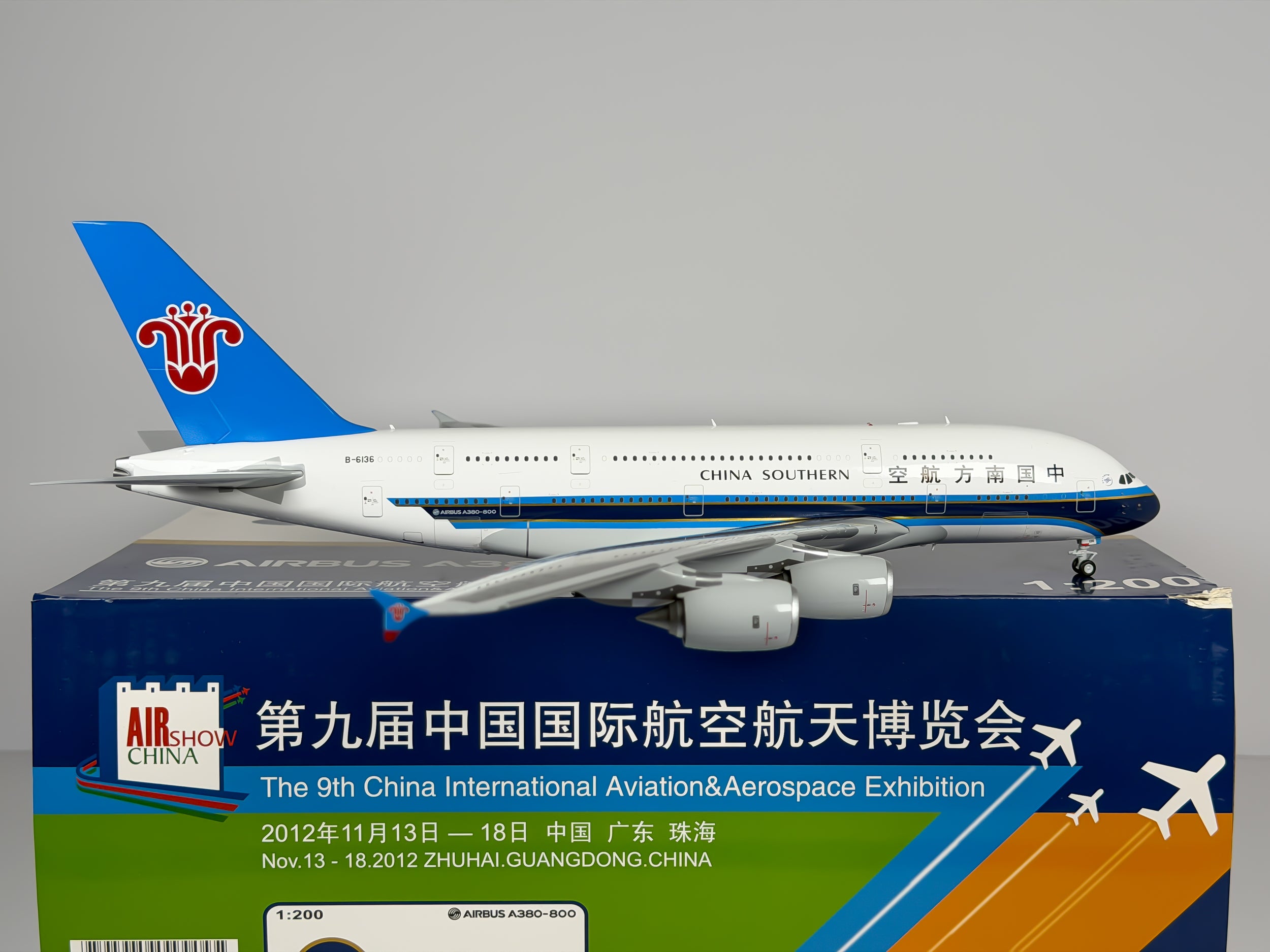 China Southern Airlines Airbus A380-800 1:200 JC Wings B-6136 (XX2982)
