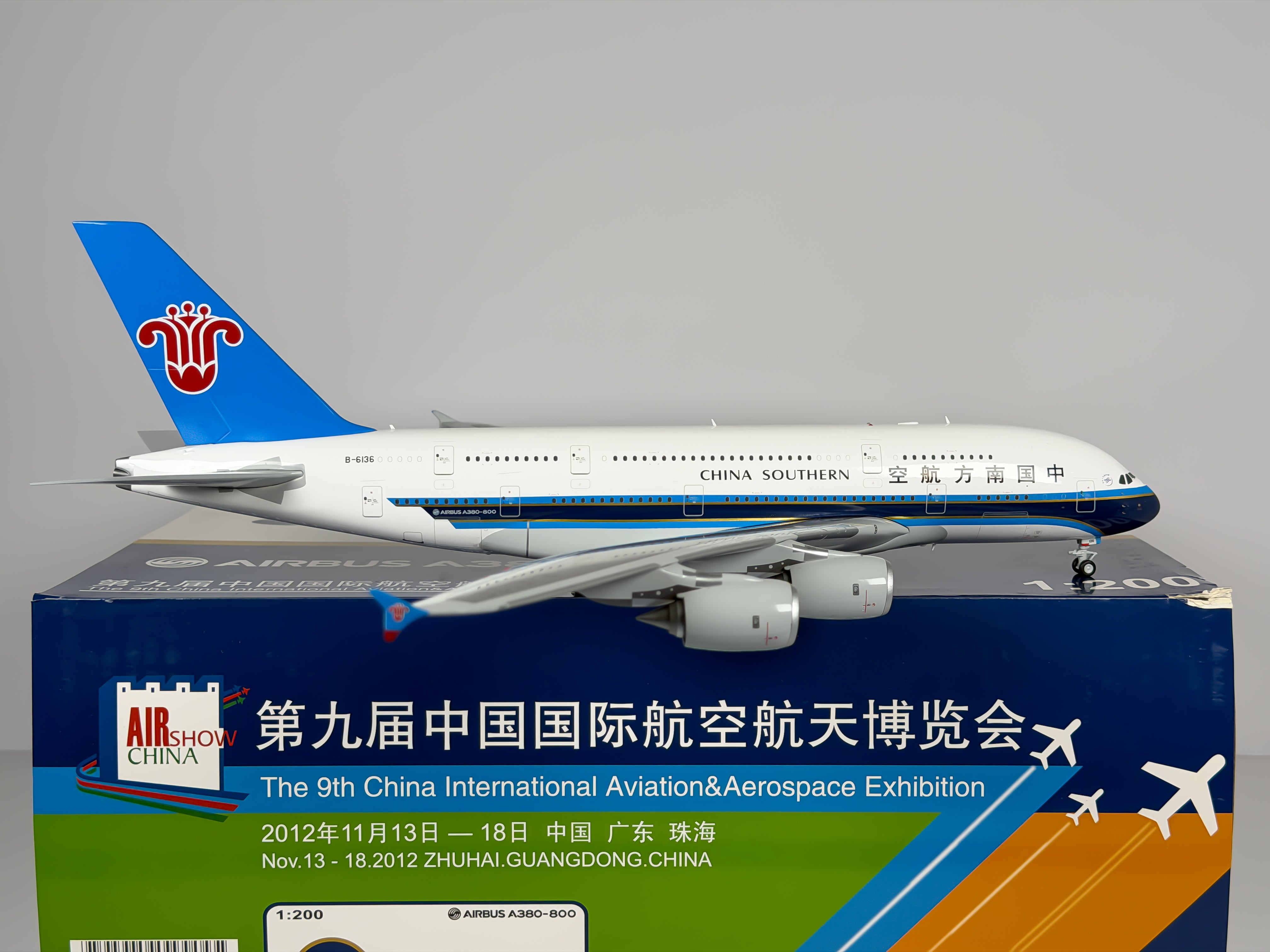 China Southern Airlines Airbus A380-800 1:200 JC Wings B-6136 (XX2982)