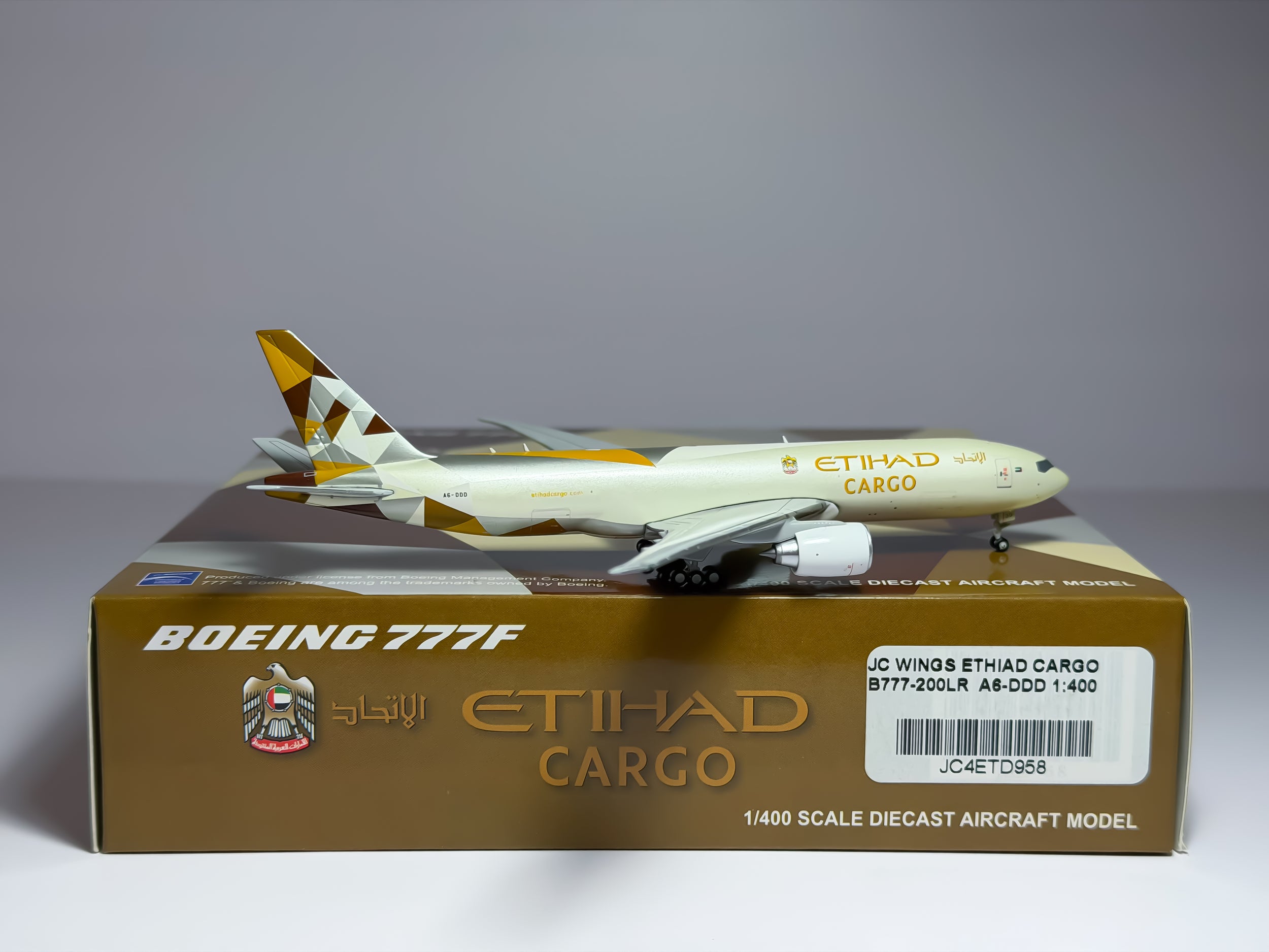 Etihad Cargo Boeing 777F 1:400 JC Wings A6-DDD (XX4958)