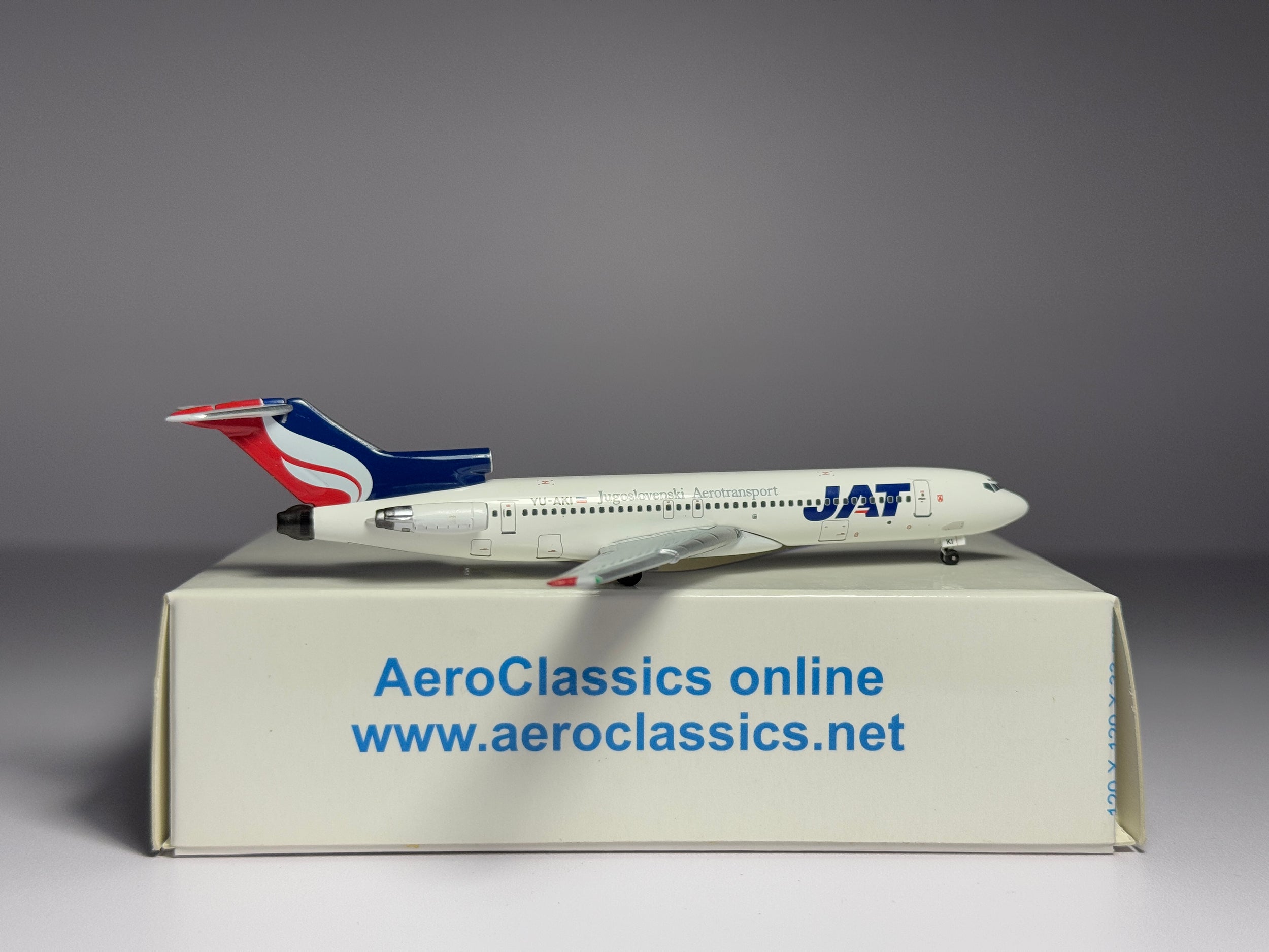Aeroclassics 1:400 JAT Yugoslav Airlines Boeing 727-200 YU-AKI last scheme ACYUAKI