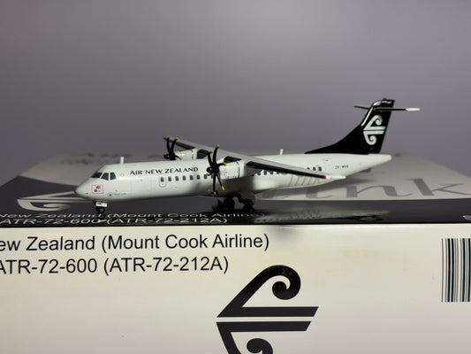 JC Wings 1:200 Air New Zealand Link ATR 72-600 ZK-MVB Black & White XX2602