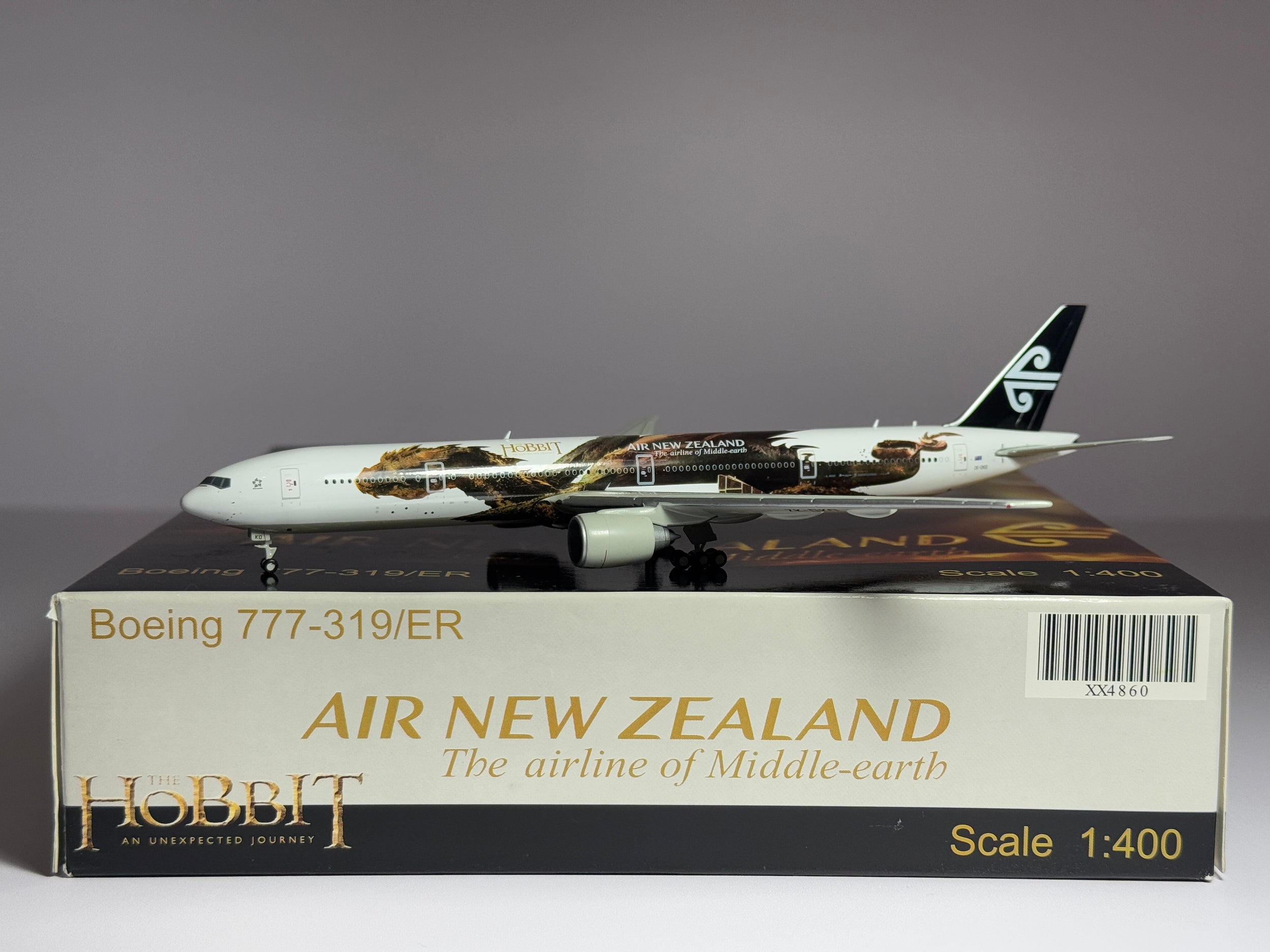 JC Wings 1:400 Air New Zealand Boeing 777-300ER ZK-OKO Desolation of Smaug PH4104046