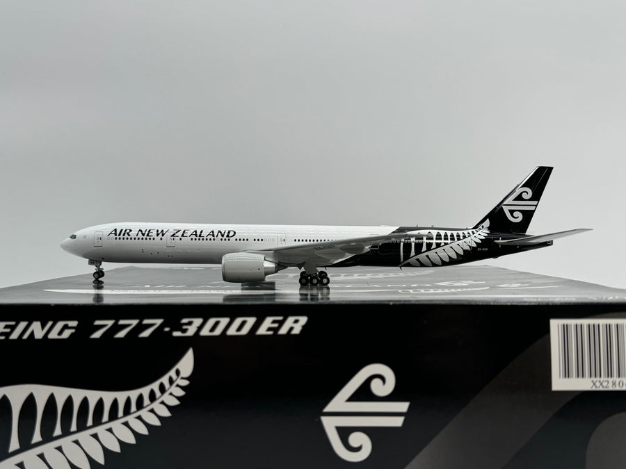 JC Wings 1:200 Air New Zealand Boeing 777-300ER ZK-OKR All Blacks XX2806