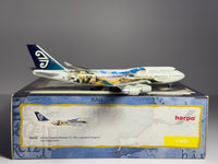 Herpa 1:400 Air New Zealand Boeing 747-400 ZK-SUJ Legolas & Aragorn 560788