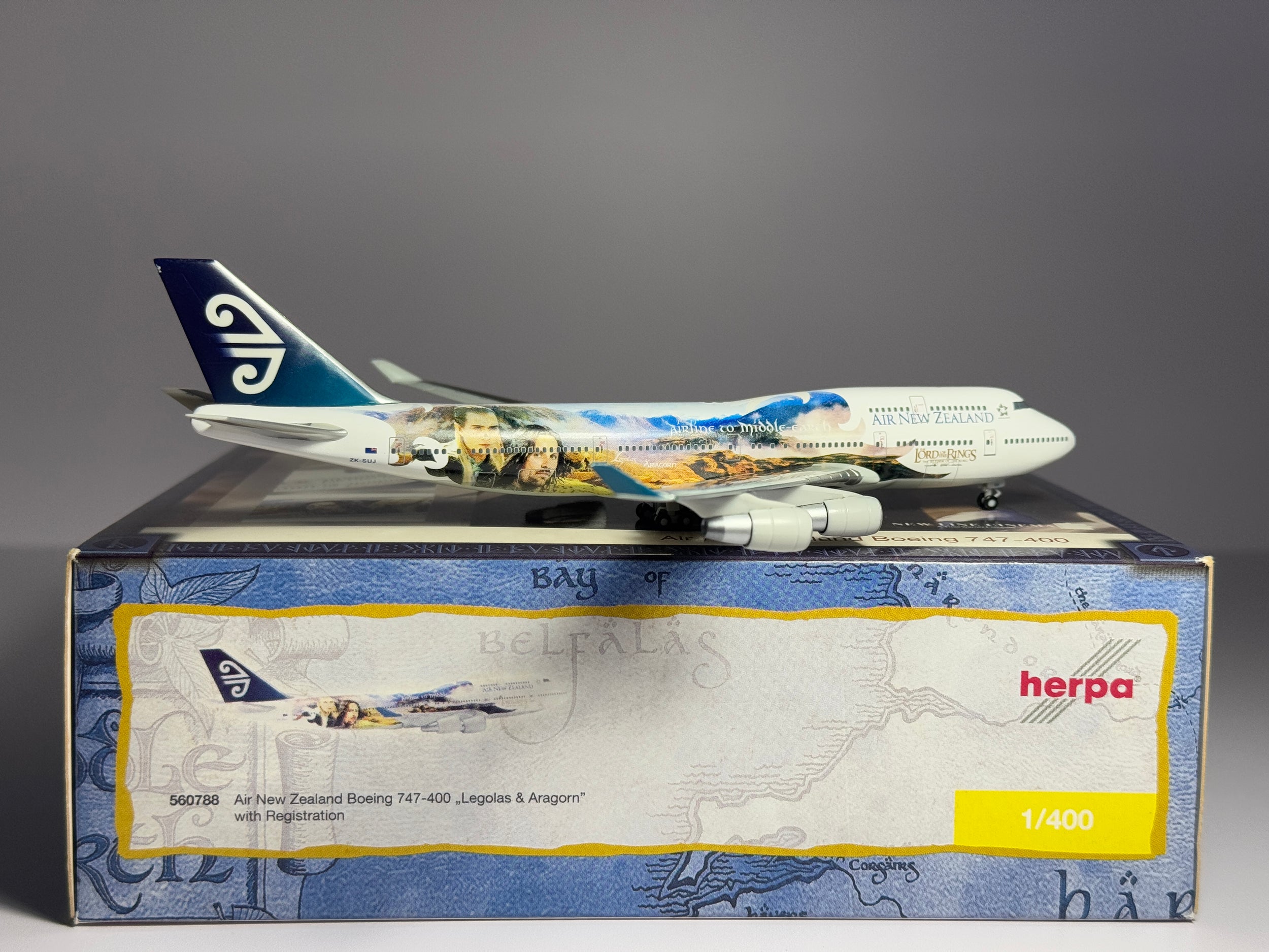 Herpa 1:400 Air New Zealand Boeing 747-400 ZK-SUJ Legolas & Aragorn 560788