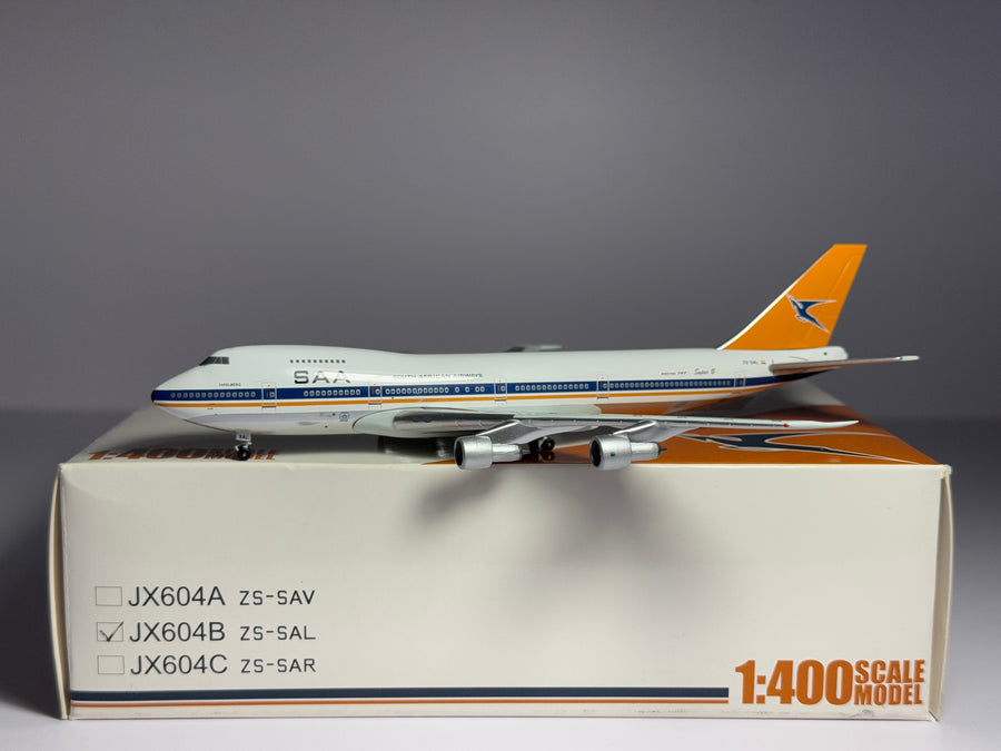 Jet-X 1:400 South African Airways Boeing 747-200 ZS-SAL "Taffelburg" JX604B