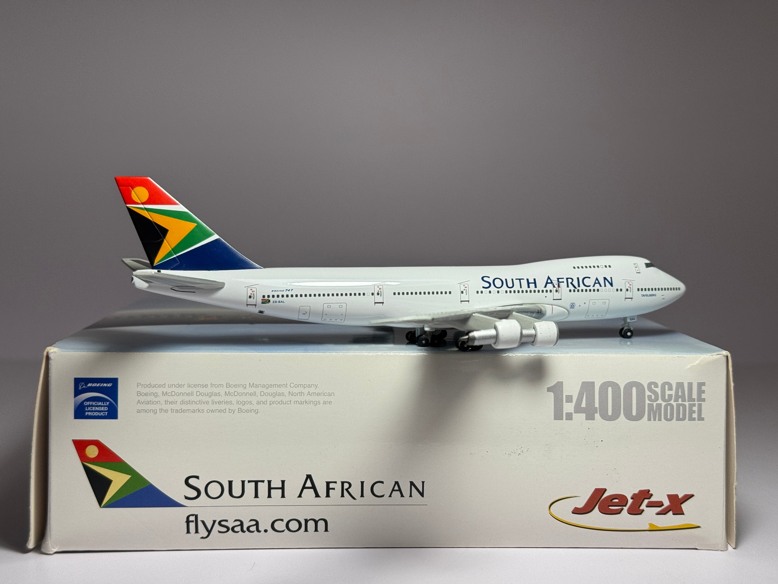Jet-X 1:400 South African Airways Boeing 747-200 ZS-SAL JX556