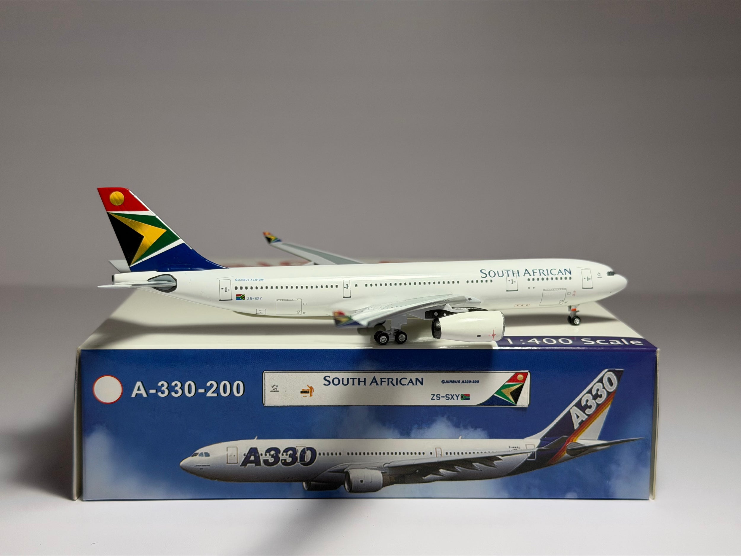 Aeroclassics 1:400 South African Airways Airbus A330-300 ZS-SXY ACZSSXY